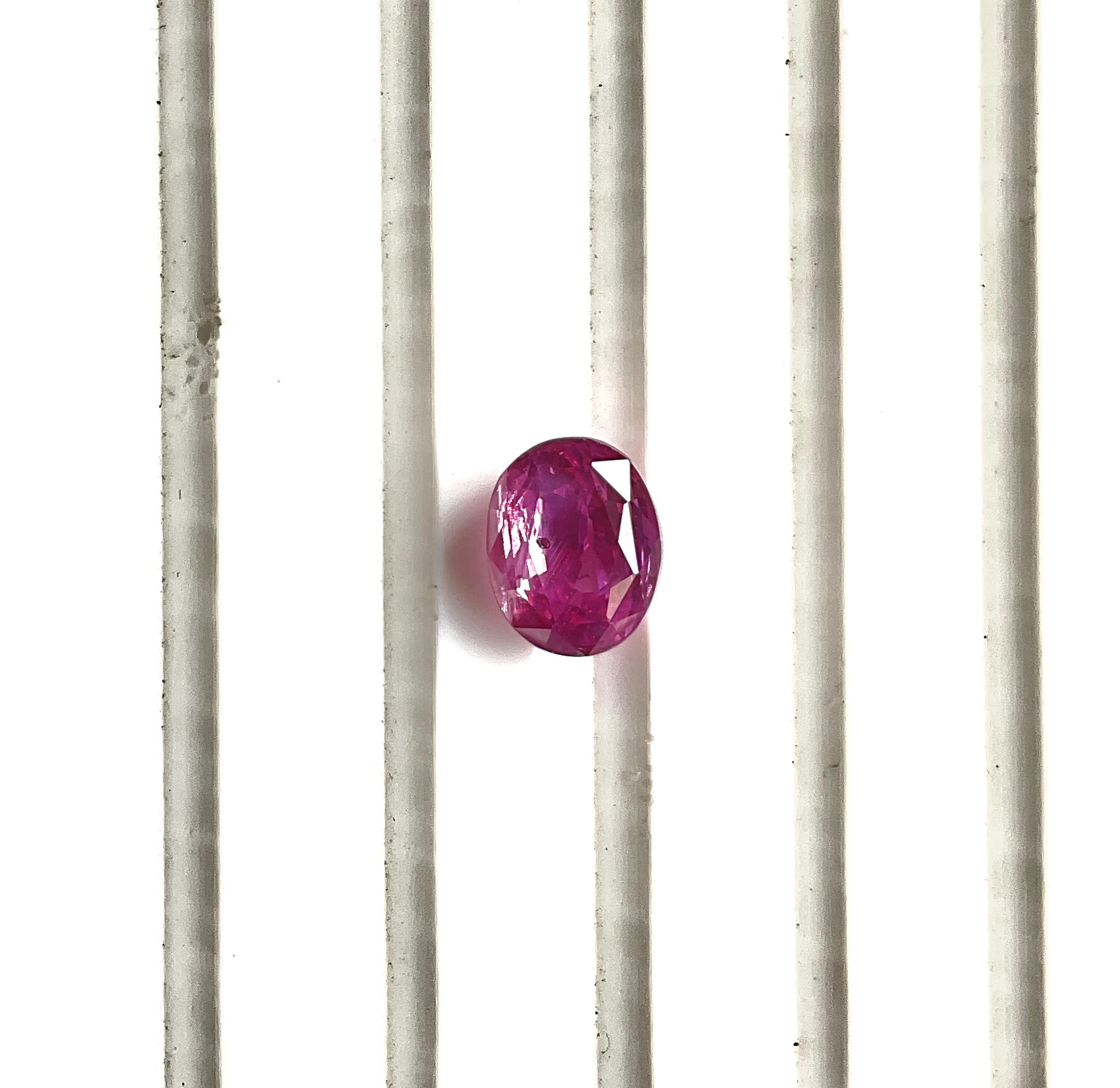 Certified 2.06 Carats No heat Sri-Lanka Pink Sapphire Oval Cutstone Natural gem For Sale 2