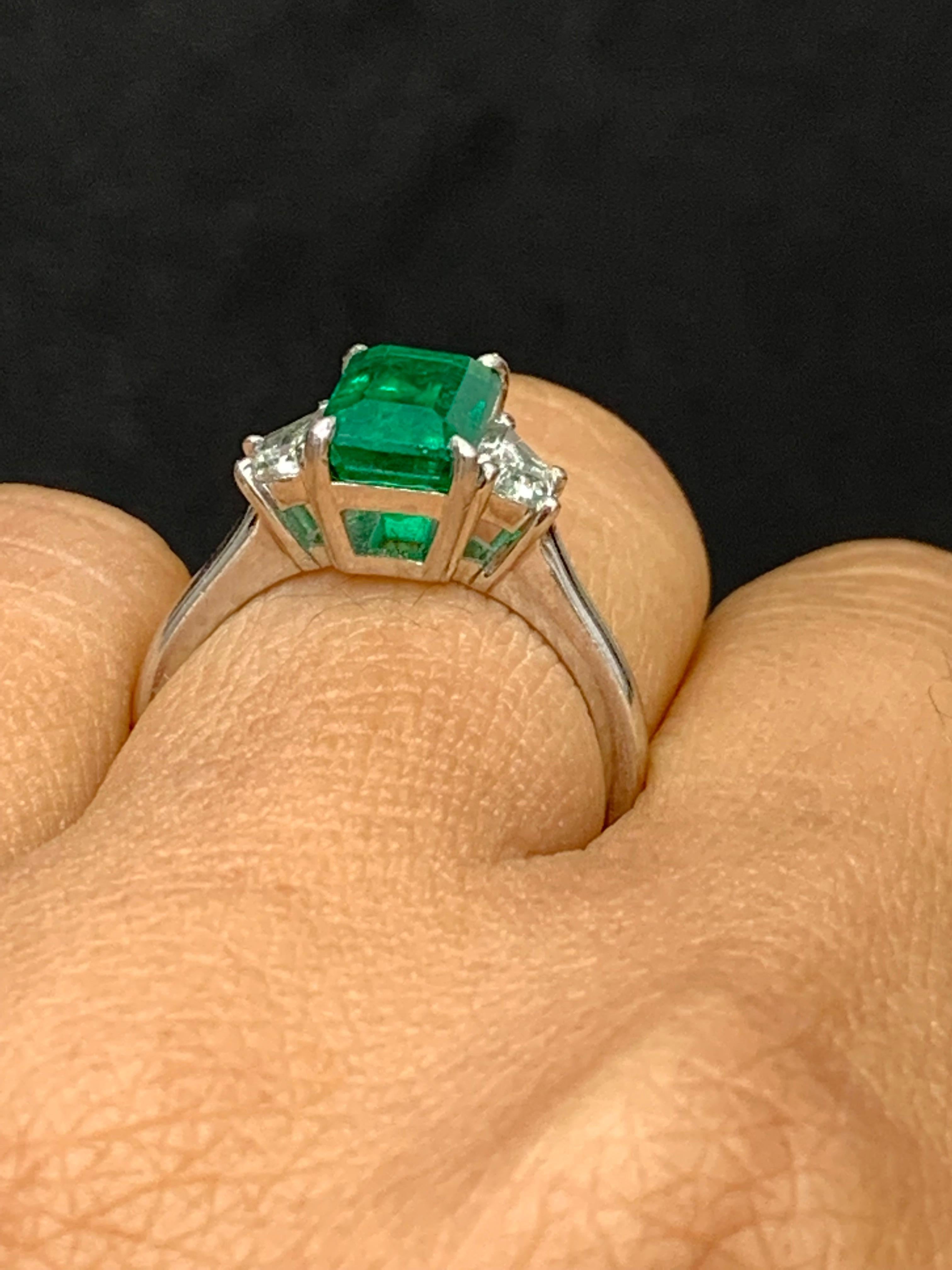 Certified 2.08 Carat Emerald Cut Emerald Diamond Ring in Platinum For Sale 2