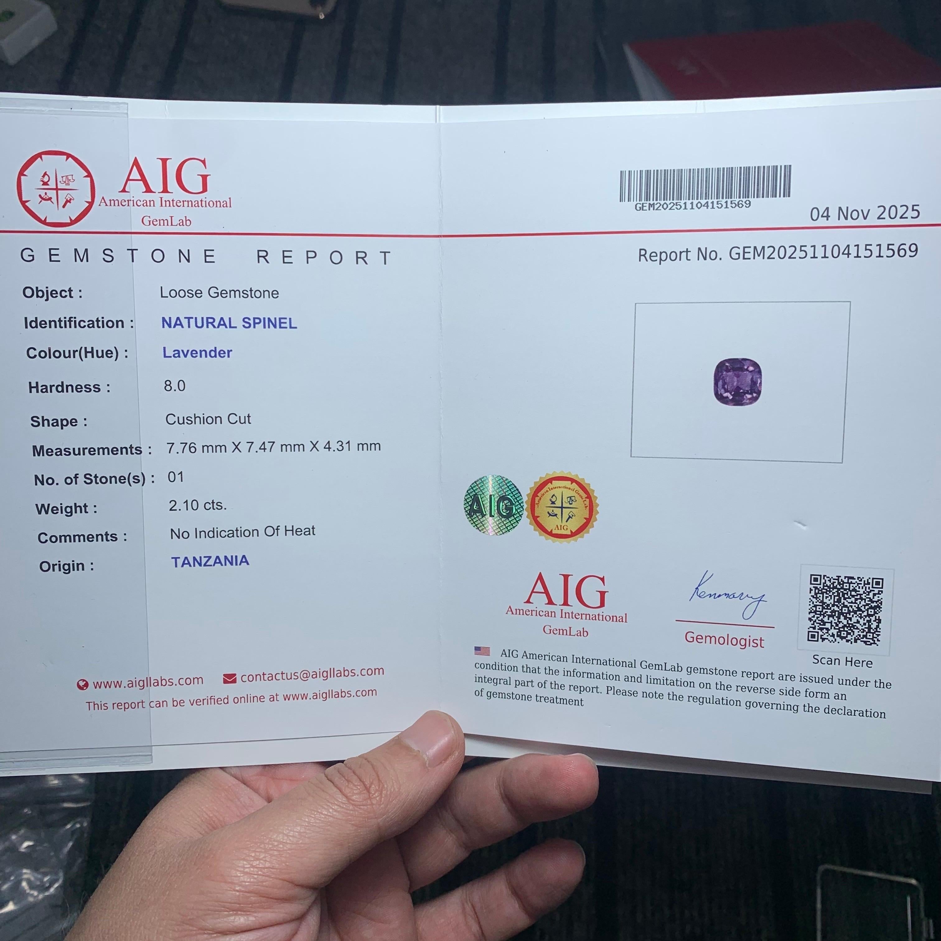 Certified 2.10 Carat Natural Loose Lavender Spinel Cushion Cut Gemstone (pierre précieuse de 2,10 carats, taille coussin) en vente 5