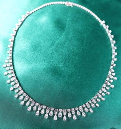 Zertifizierte 21,00 Karat gemischte Form Diamanten 18K Gold Halskette