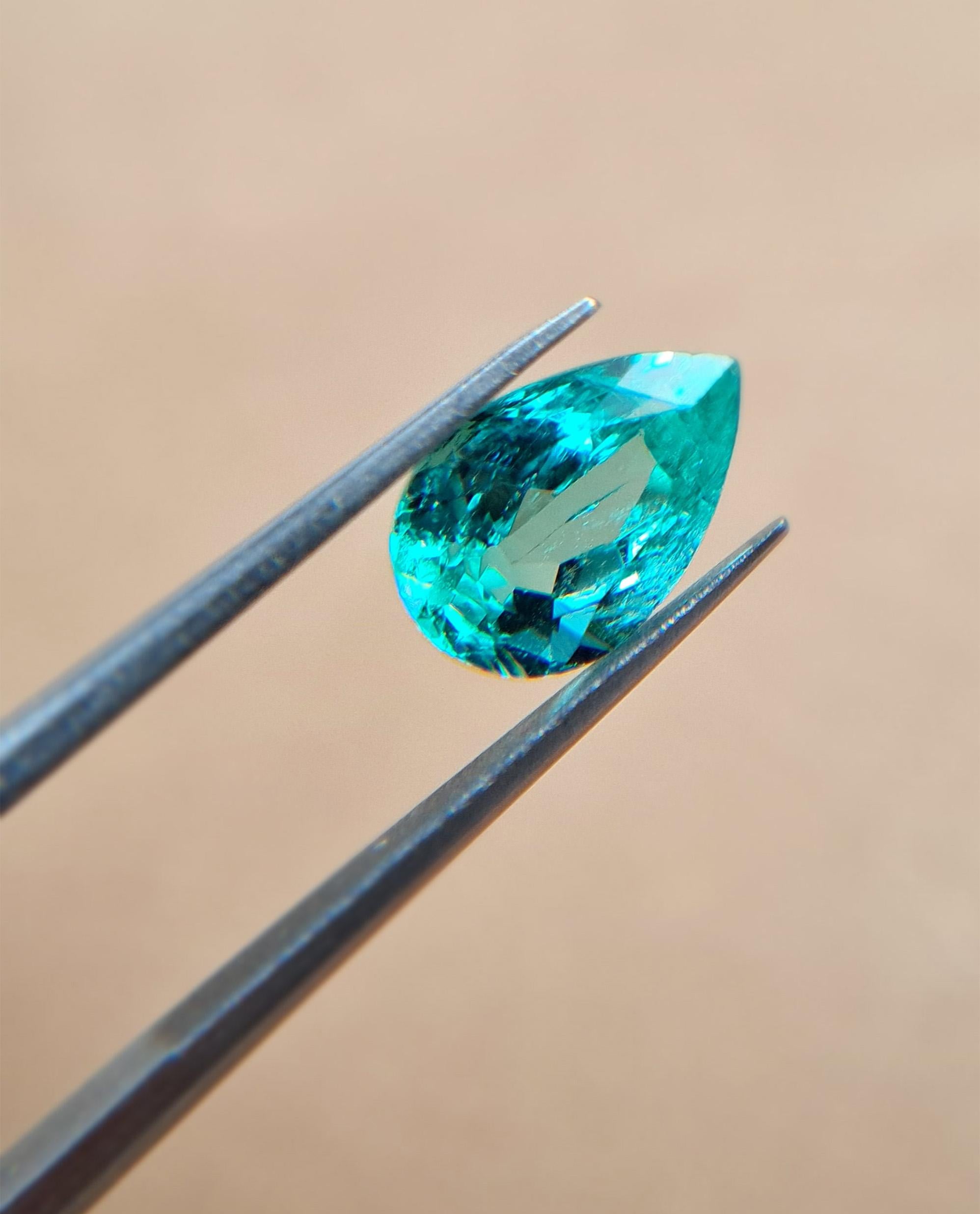 Bright 2.12 carat natural pear-shaped emerald with minor oil treatment. This beautiful stone would be the perfect fit for a lovely ring or pendant to add a splash of colour to your life.

We specialise in colour gemstones and offer a bespoke