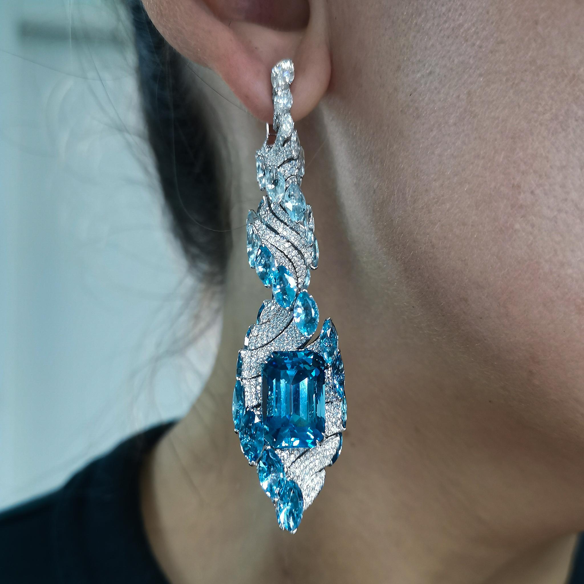 Cushion Cut Certified 21.26 Carat Santa Maria Aquamarine Diamond 18 Karat White Gold Suite