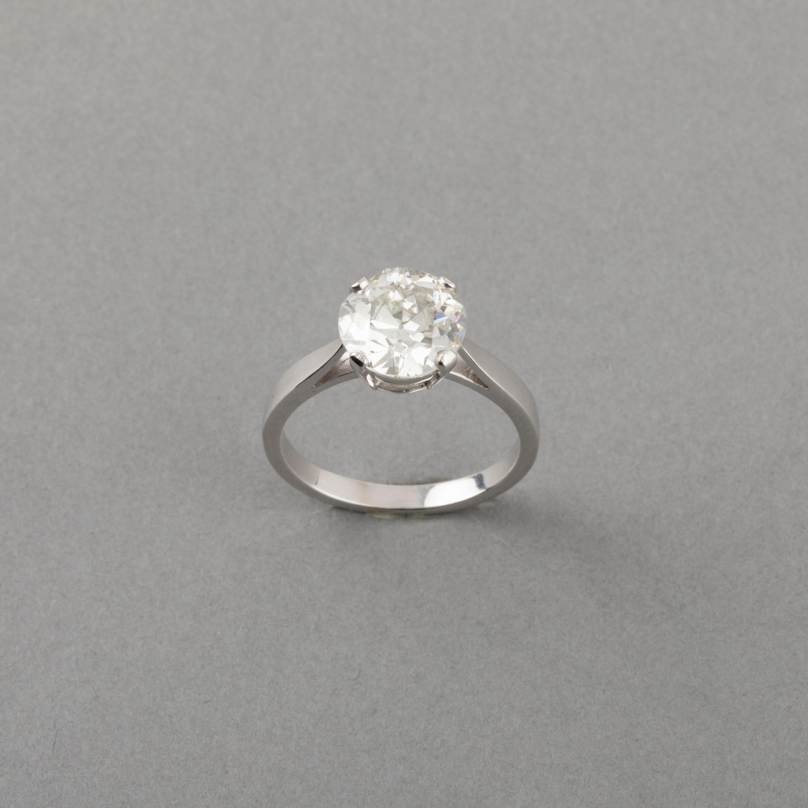 Certified 2.24 Carats Diamond Solitaire 

Very beautiful diamond solitaire ring, can match fort engagement ring. 

The cut is round old cut. J color Si1 clarity The cut is good. The cut is good.
Certified from LFG, Laboratoire Français de