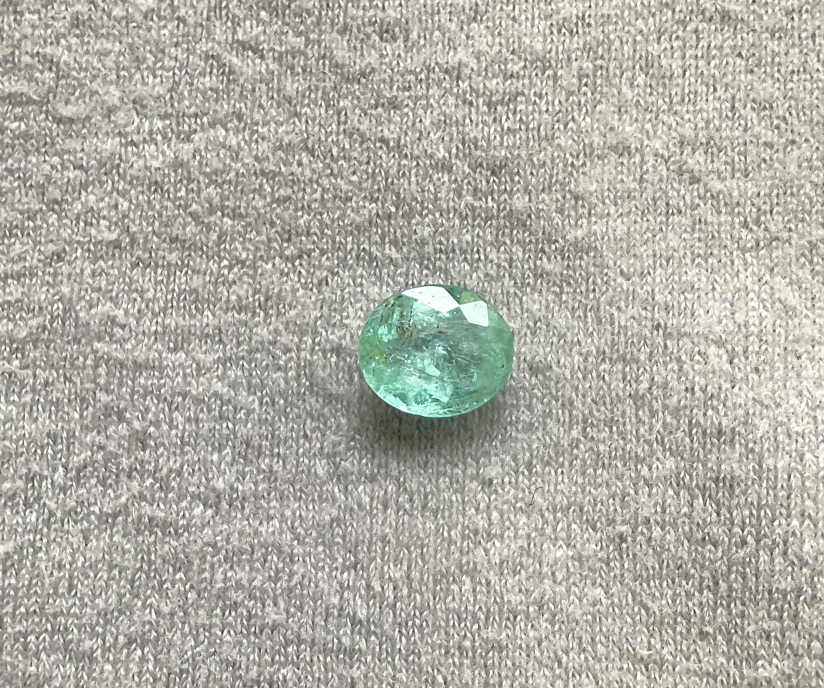 Certified 2.24 Carats Blue Paraiba Tourmaline Oval Cut Stone for Fine Jewelry In New Condition For Sale In Jaipur, RJ