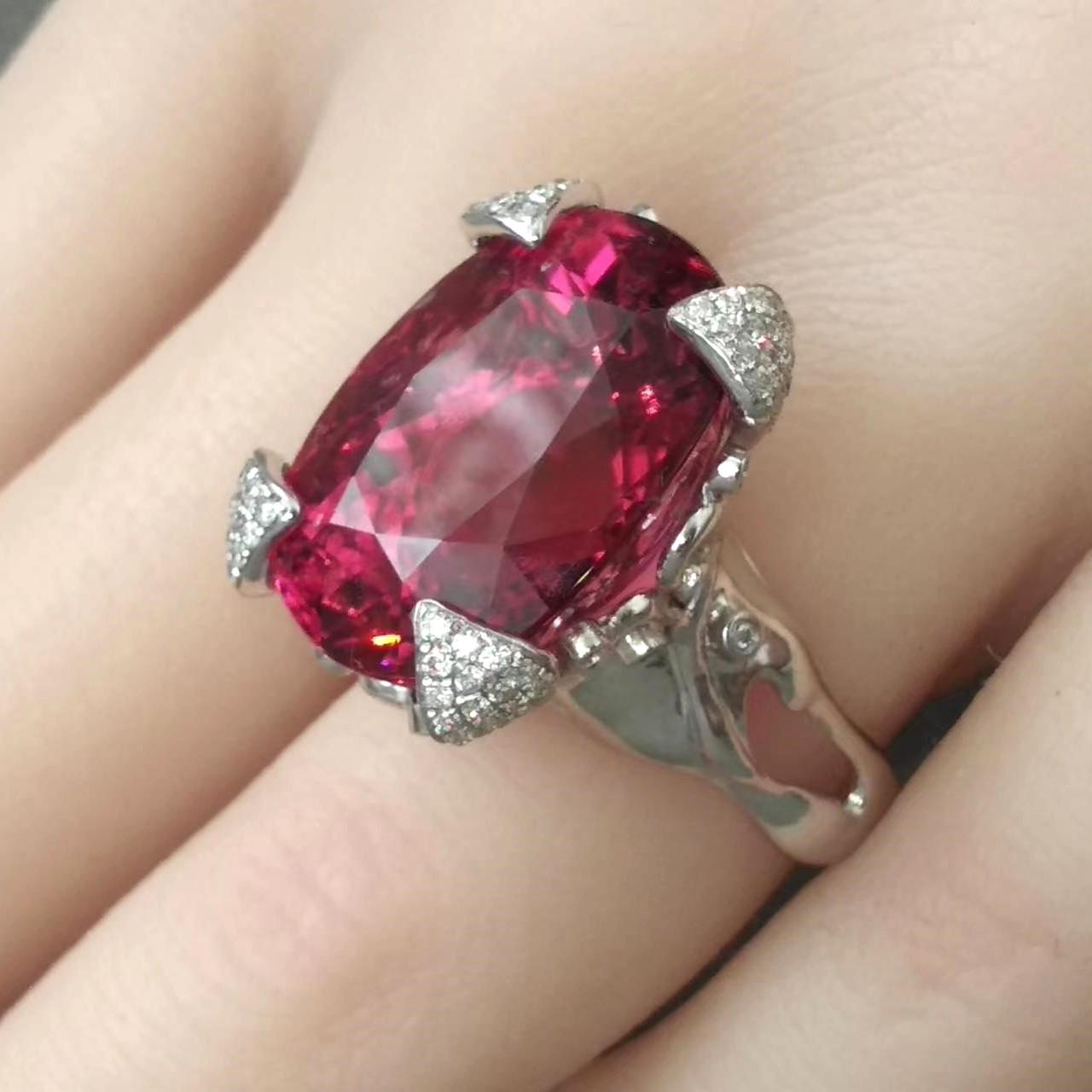 Mixed Cut Certified 22.5 Carat Rubellite Tourmaline Diamond &18K White Gold Cocktail Ring For Sale