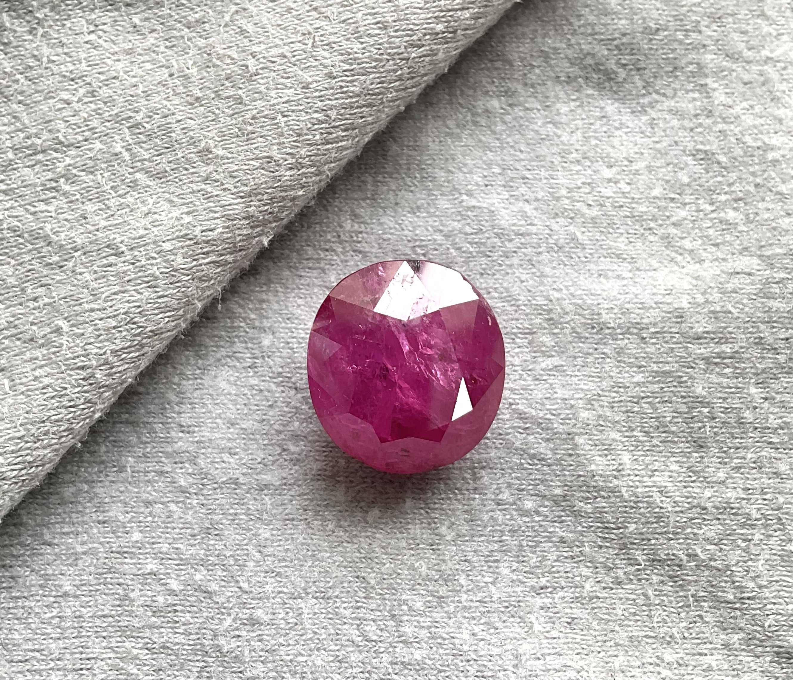 Very Rare Burmese Myanmar ruby no heat no treatment
Weight: 22.51 Carats
Size: 16x14.5x11 MM
Pieces: 1
Shape: Faceted Oval Cut stone