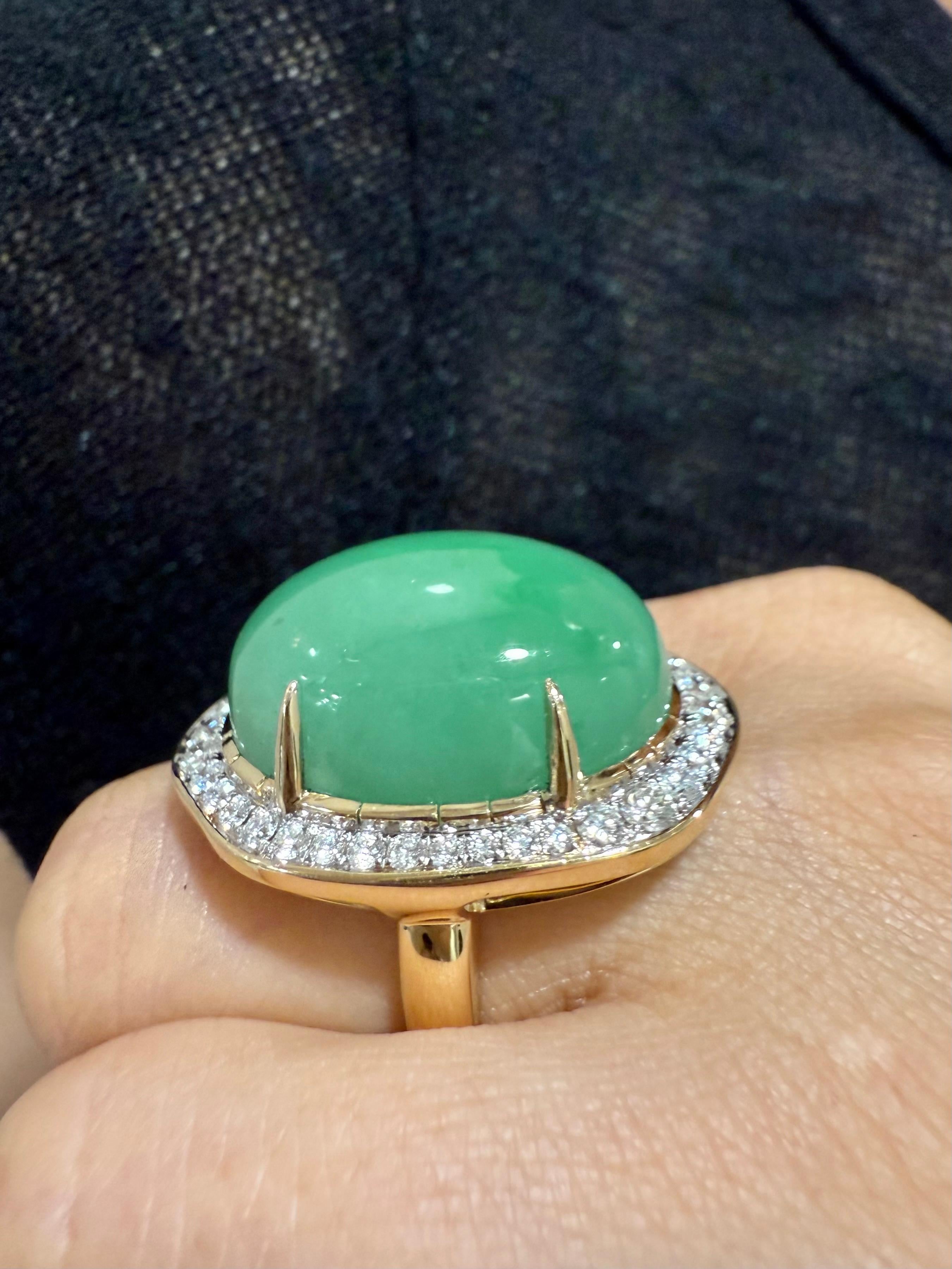 Cocktailring, zertifiziert 22,75 x 18 mm Jade & Diamant. Apfelgrün, massives Design! (Zeitgenössisch) im Angebot