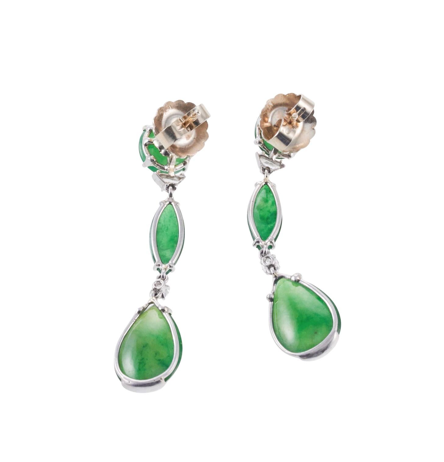 Certified 22.80 Carat Natural Jadeite Jade Diamond Gold 1970s Drop Earrings In Excellent Condition For Sale In New York, NY