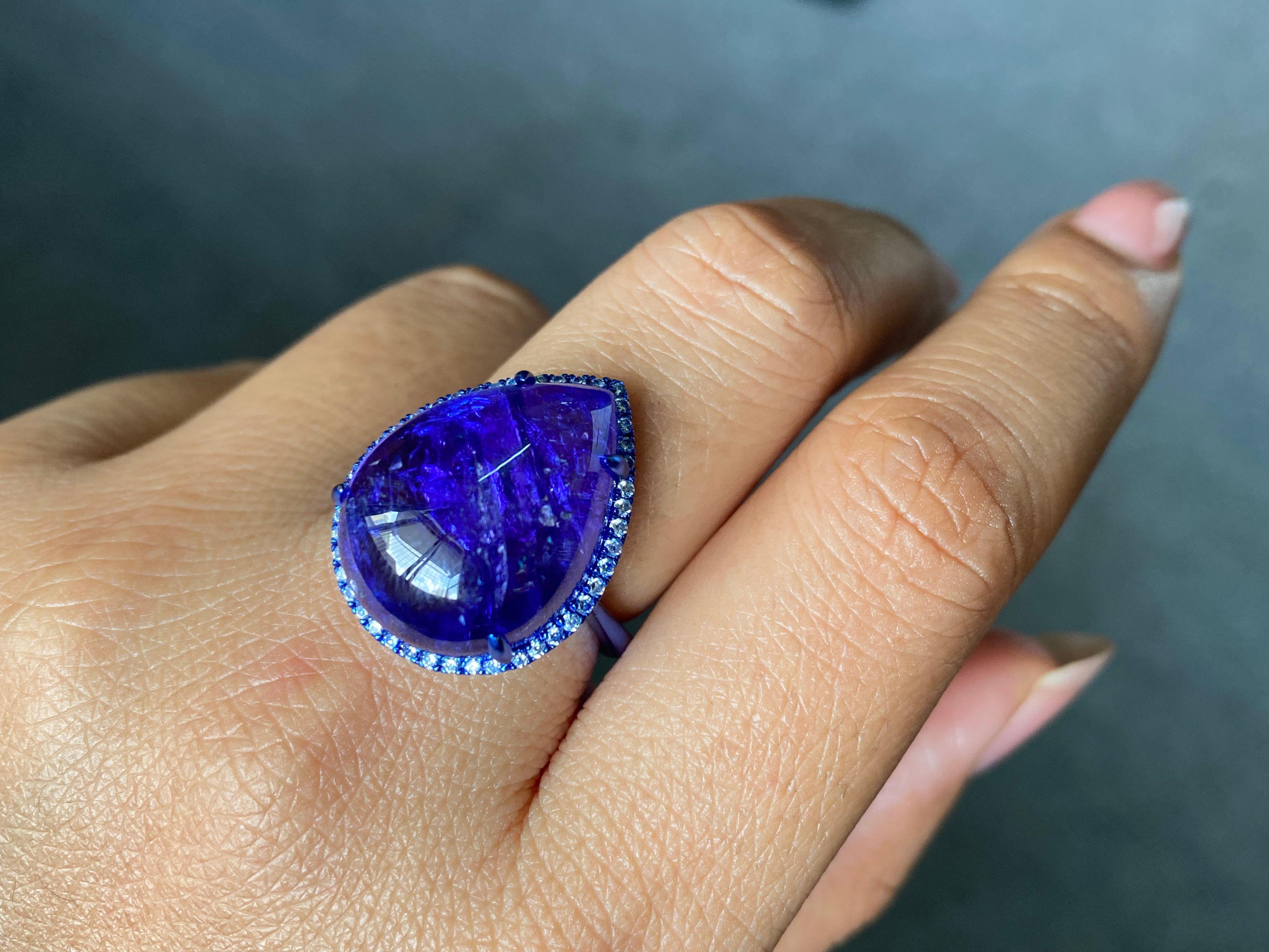 Anello cocktail con tanzanite e diamanti da 23 carati certificati in oro bianco 18 carati 8