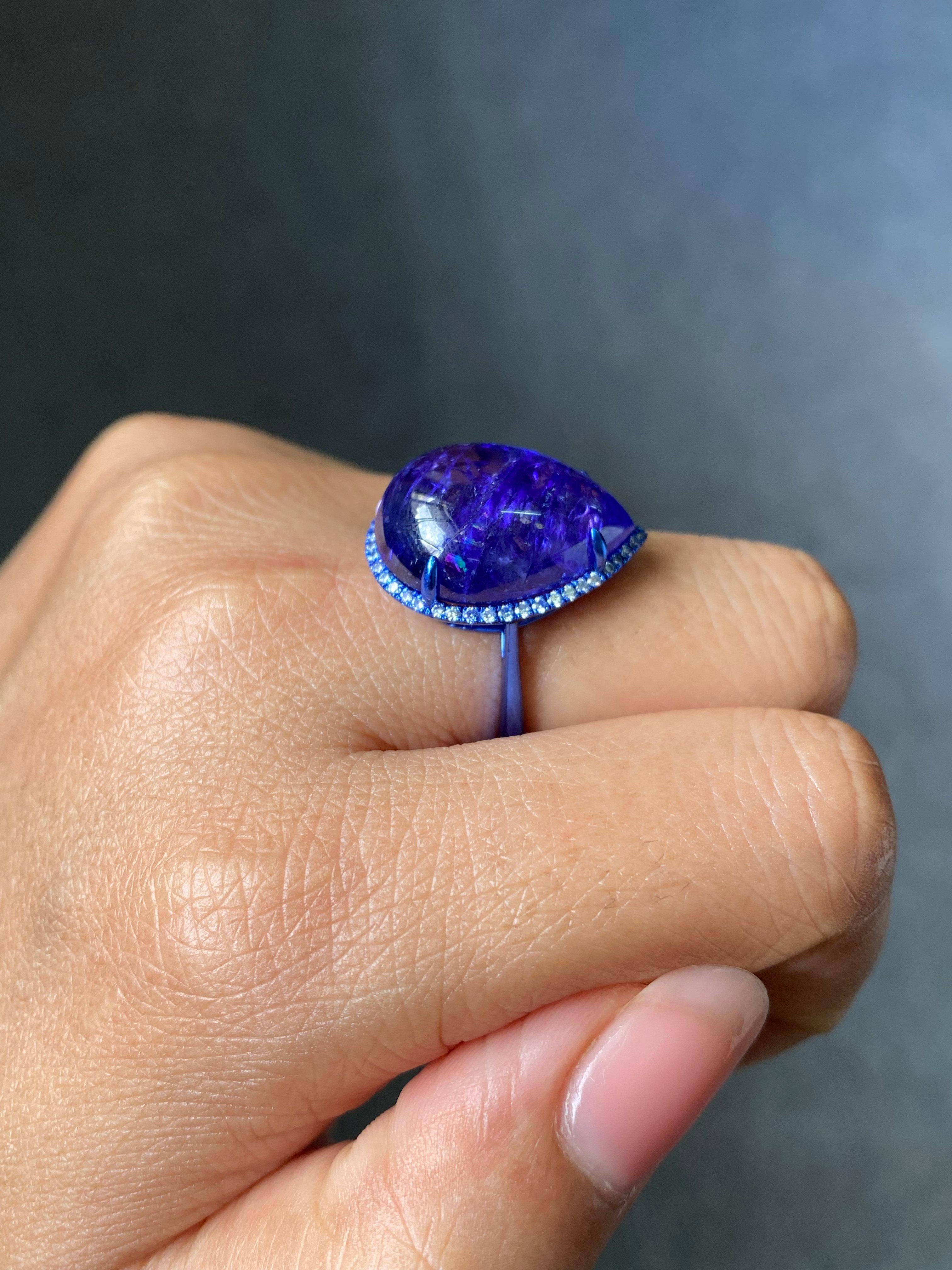 Anello cocktail con tanzanite e diamanti da 23 carati certificati in oro bianco 18 carati 9