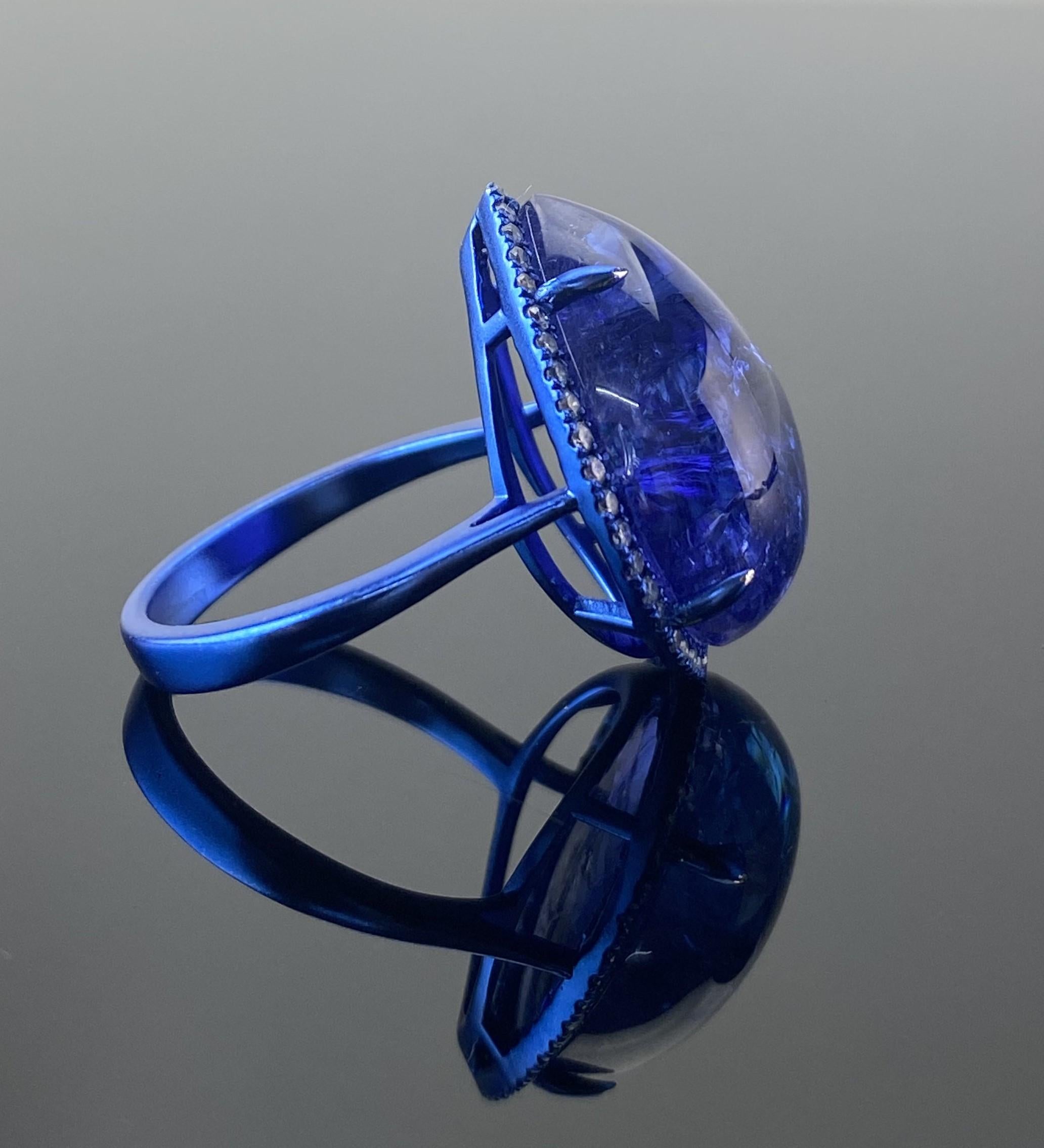 Taglio a goccia Anello cocktail con tanzanite e diamanti da 23 carati certificati in oro bianco 18 carati