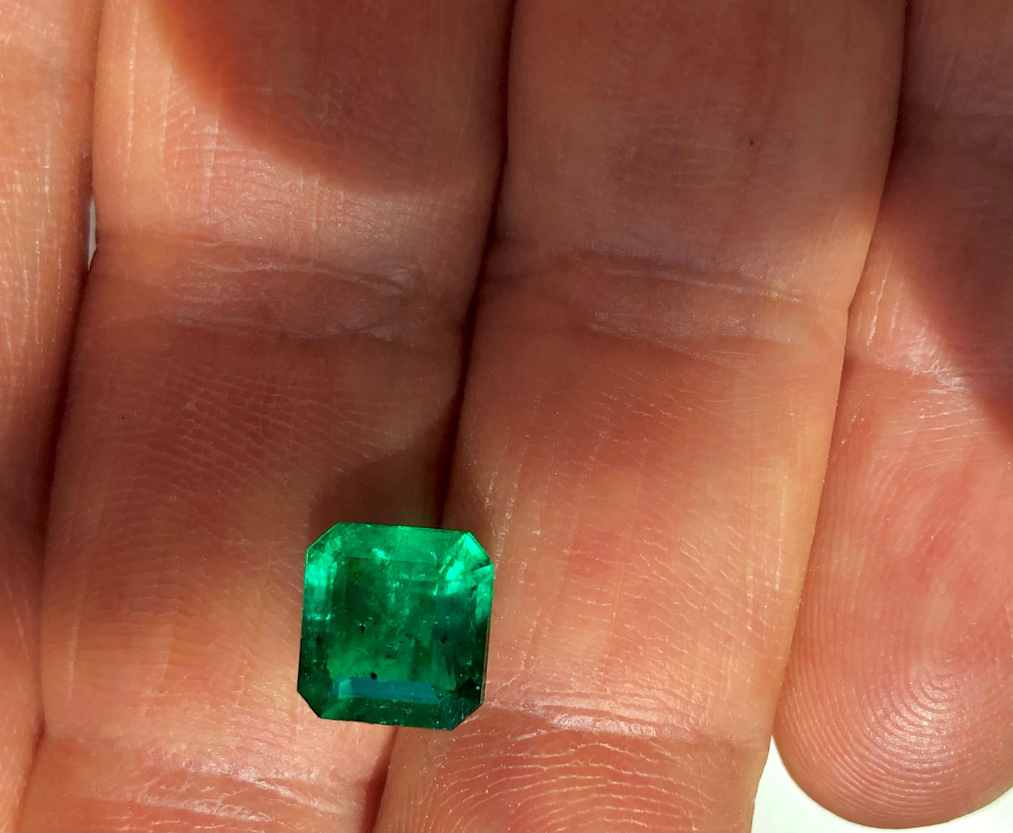 Certified 2.30 Carat Natural AAA Colombian Emerald Square Cut Vivid Green For Sale 6