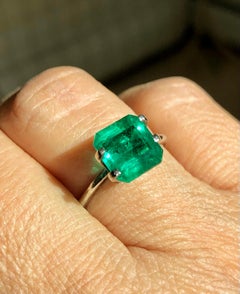 Certified 2.30 Carat Natural AAA Colombian Emerald Square Cut Vivid Green
