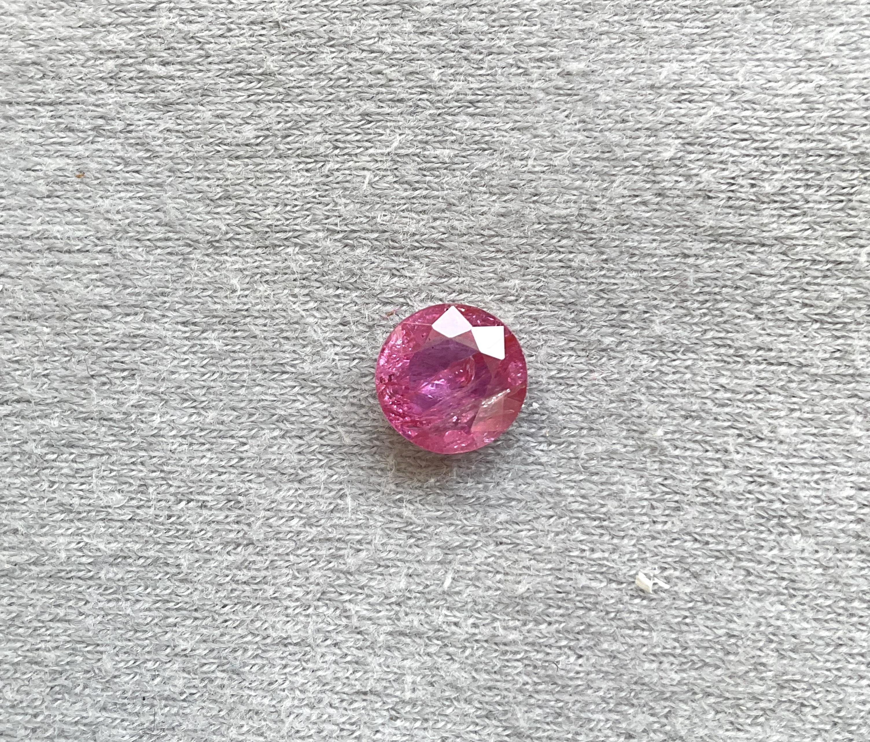Rubí de Mozambique certificado 2.31 quilates Piedra tallada facetada redonda Sin Calor Gema Natural

Peso: 2,31 quilates
Tamaño: 8x4 MM
Piezas: 1
Forma: Piedra tallada redonda facetada
