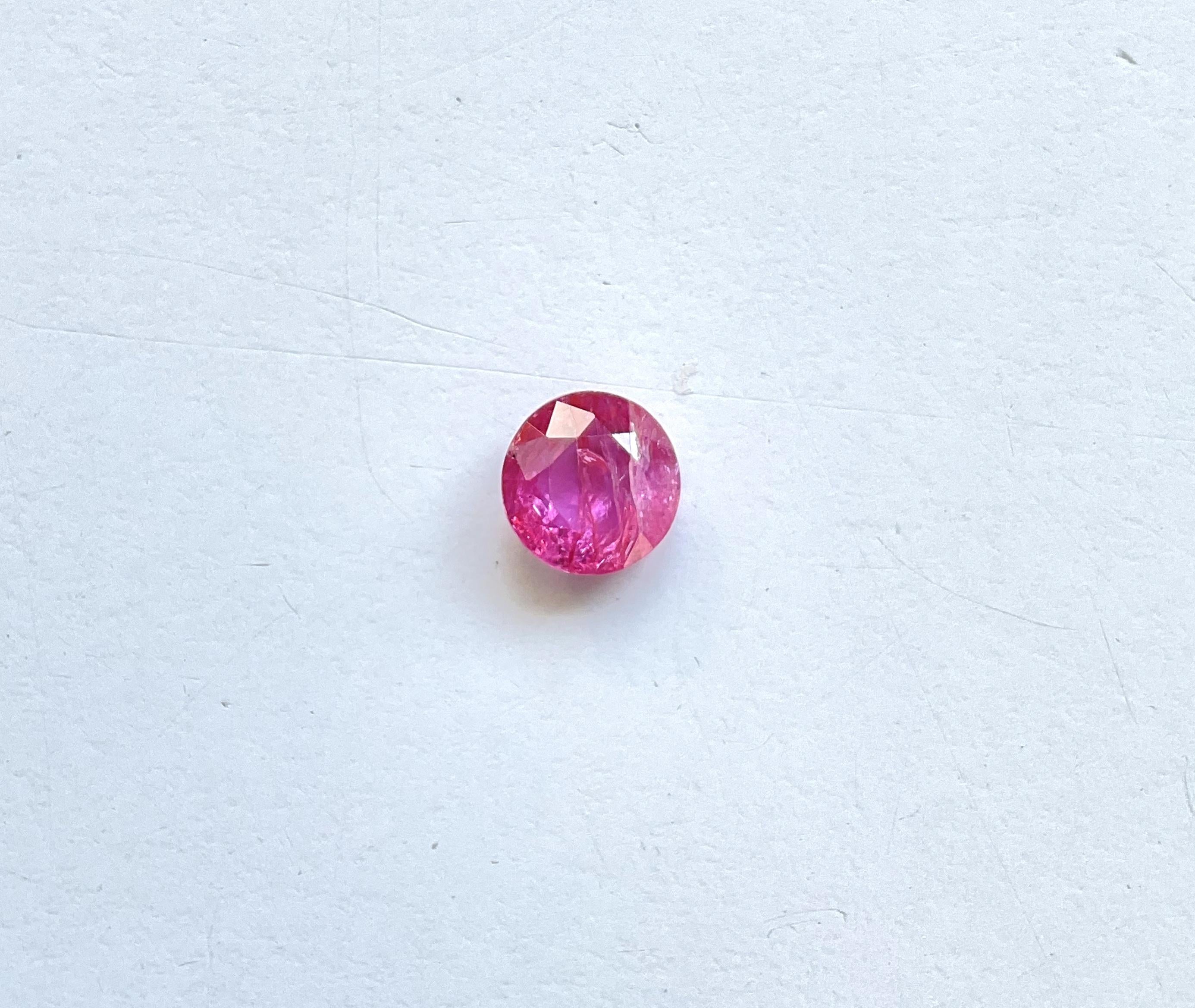 Rubí de Mozambique certificado 2.31 quilates Piedra tallada redonda facetada sin calor Gema natural en venta 3