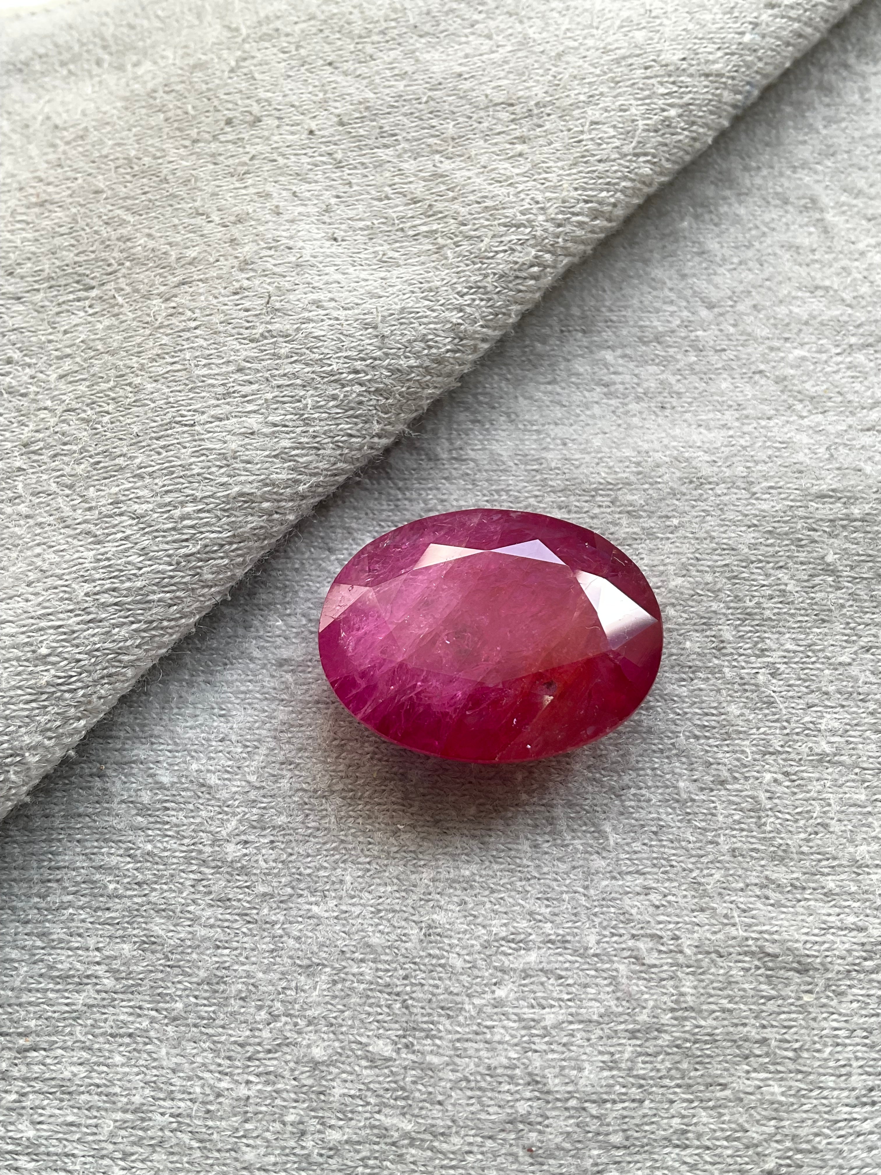 Very Rare Size RUBY !!!
As we are auction partners at Gemfields, we have sourced these rubies from winning auctions and had cut them in our in house manufacturing responsibly.

Weight: 23.46 Carats
Size: 21x16.5x6.7 MM
Pieces: 1
Shape: Faceted oval