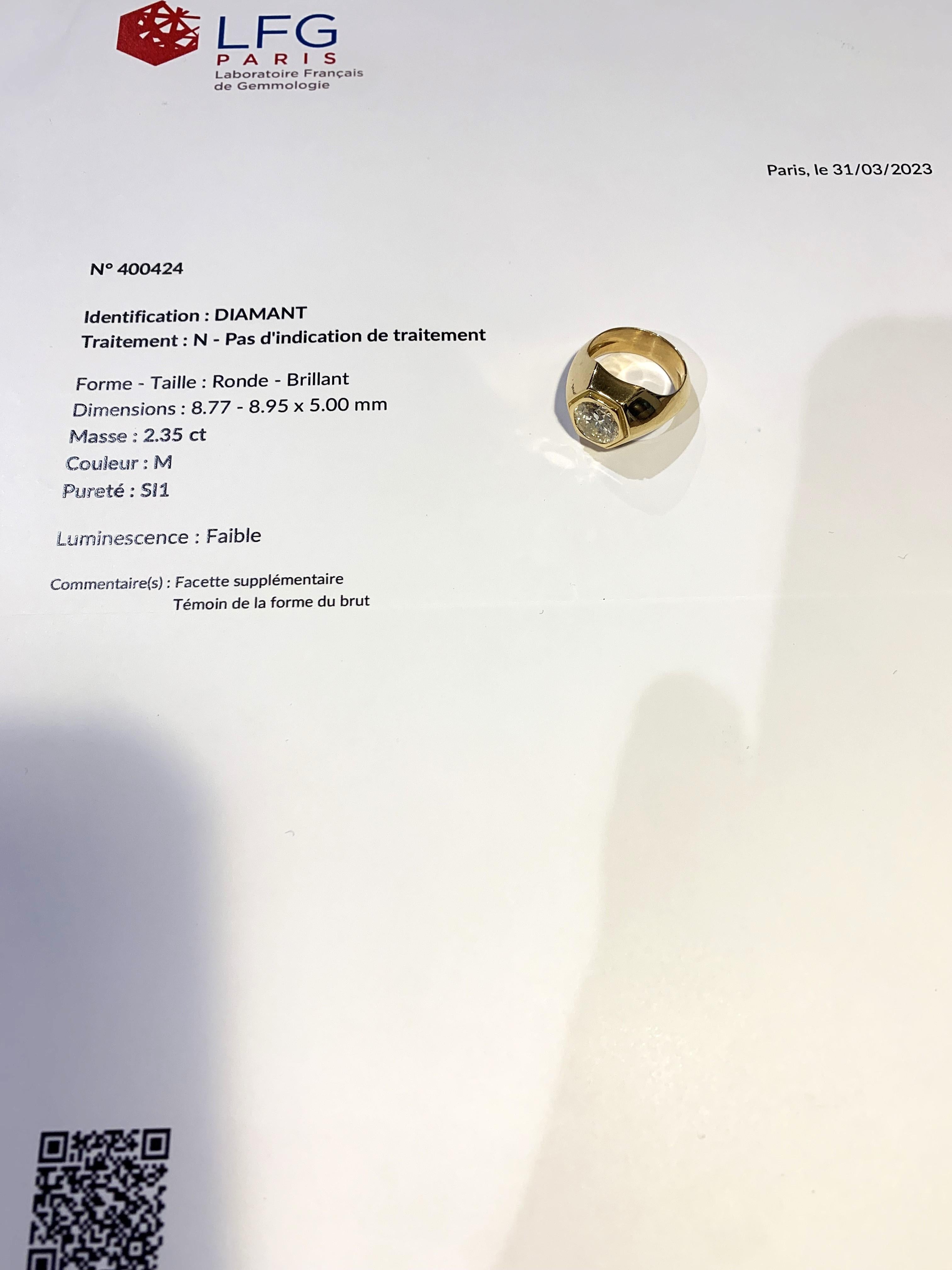 Certified 2.35 Carat Diamond 18 Carat Yellow Gold Signet Ring In New Condition For Sale In Paris, FR