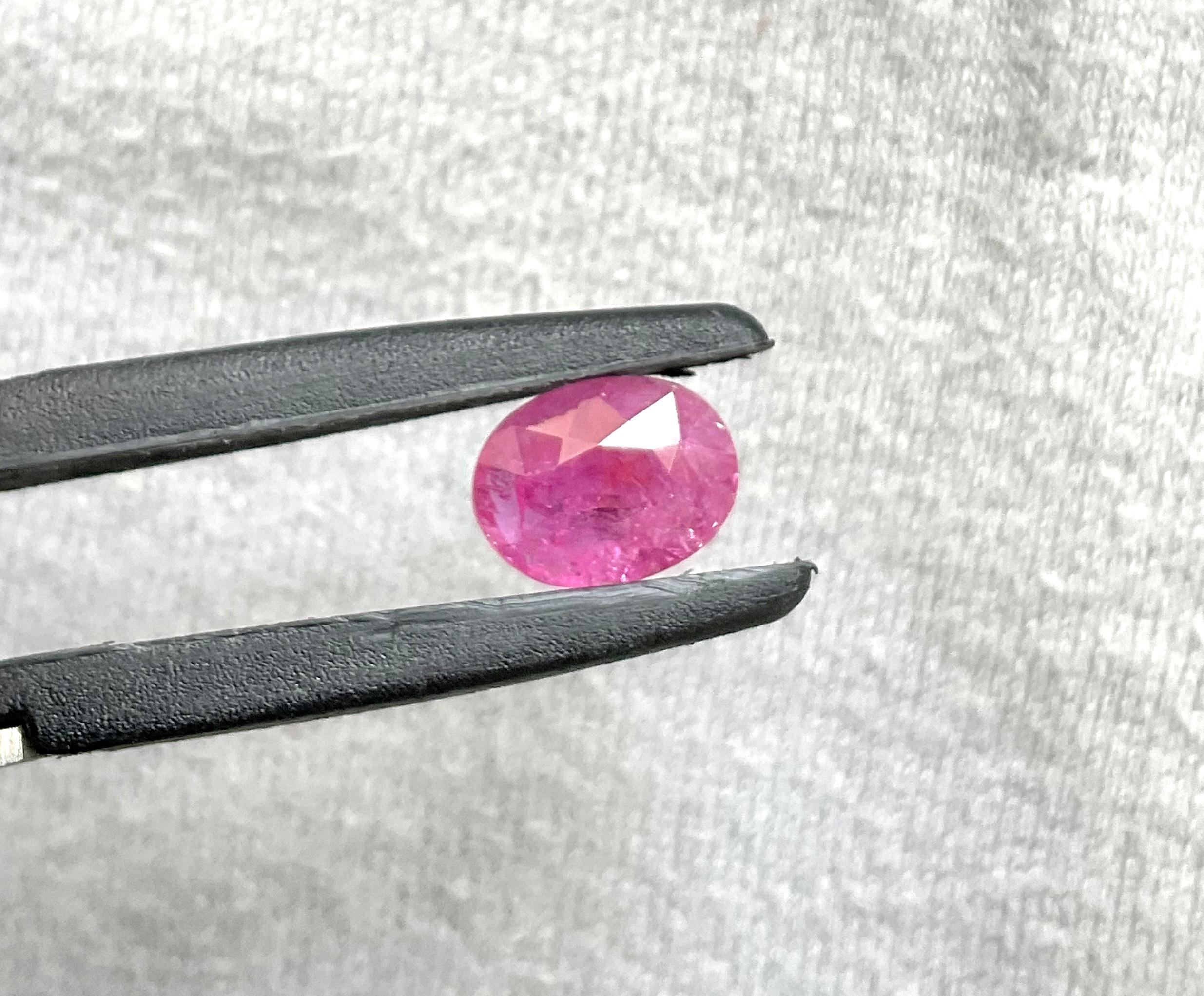 Certified 2.36 Carats Mozambique Ruby Oval Faceted Cut stone No Heat Natural Gem For Sale 1