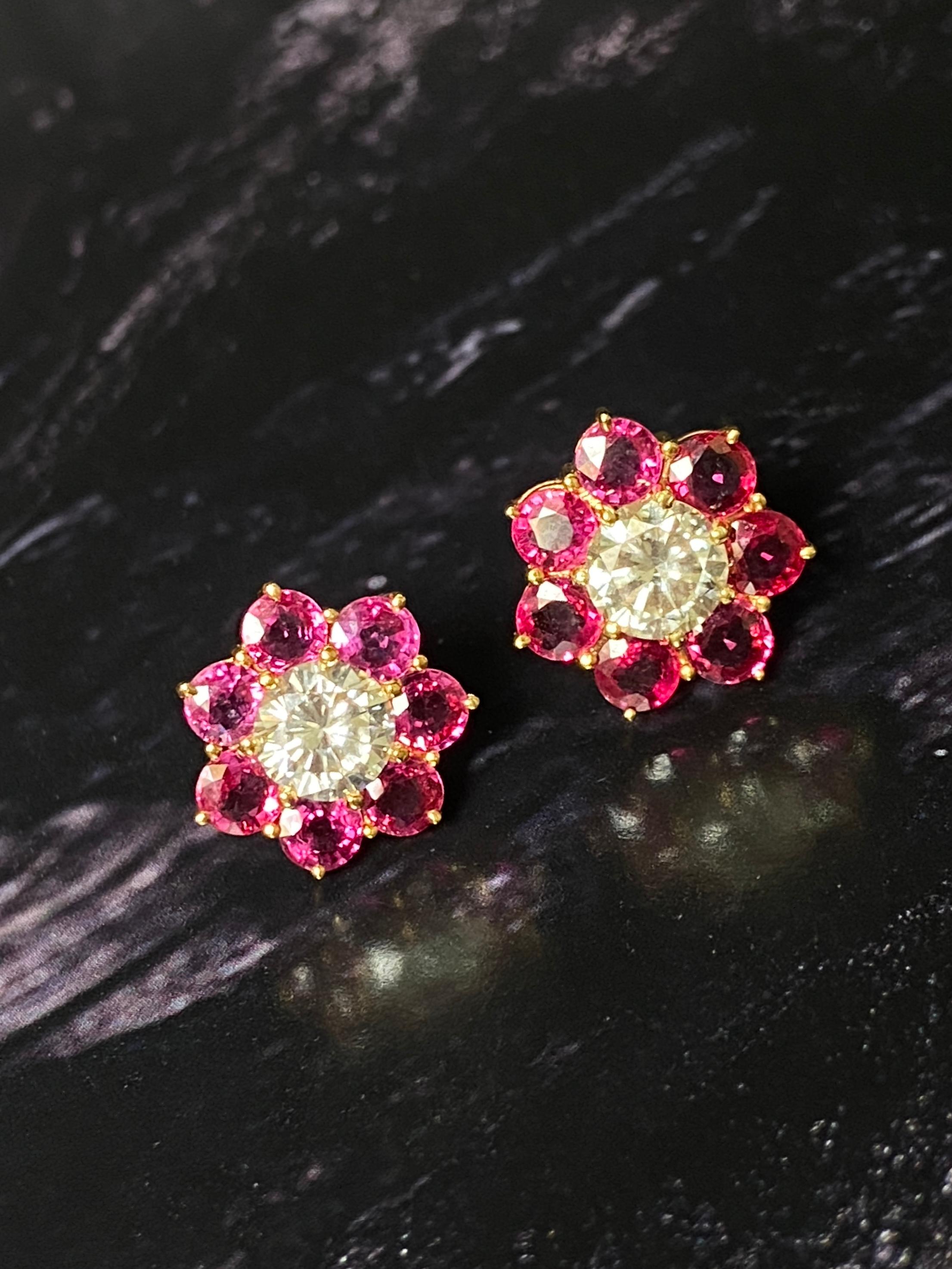 Borchie con diamanti e rubini certificati da 2,4 carati VVS Qaulity in oro giallo 18 carati in vendita 7