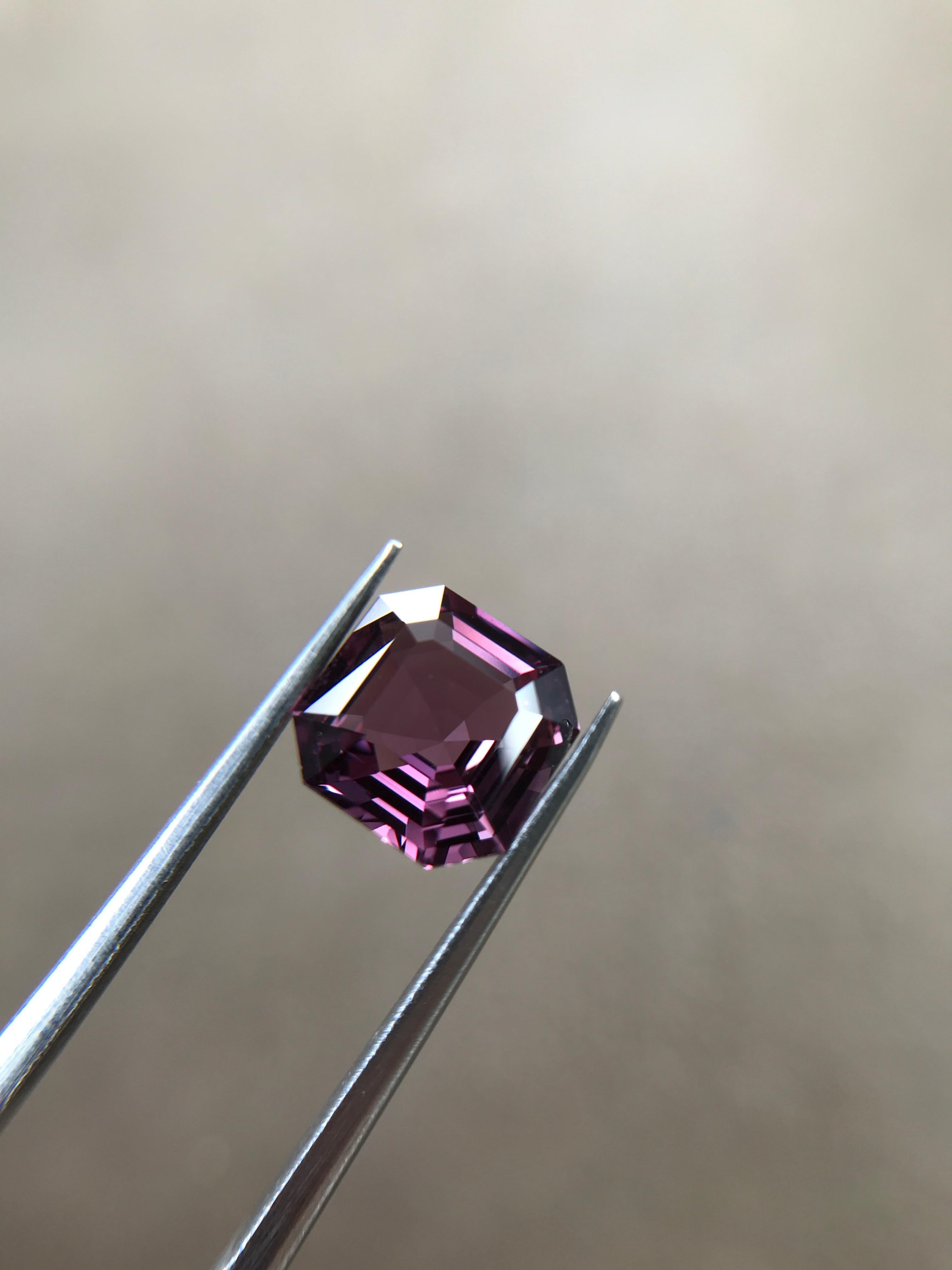 2.40 Carat Natural, Purple Asscher Cut Sapphire In New Condition For Sale In London, GB