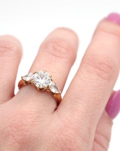 Certified 2.40 ct diamond ring in 18 karat yellow gold