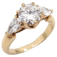 Certified 2.40 ct diamond ring in 18 karat yellow gold
