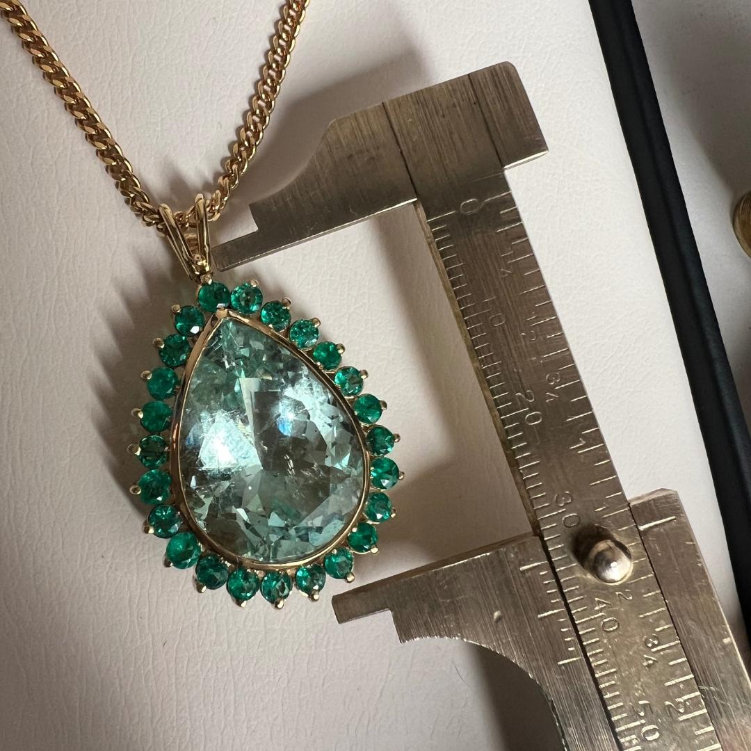 Ciondolo con smeraldo certificato da 24,19 carati in vendita 1