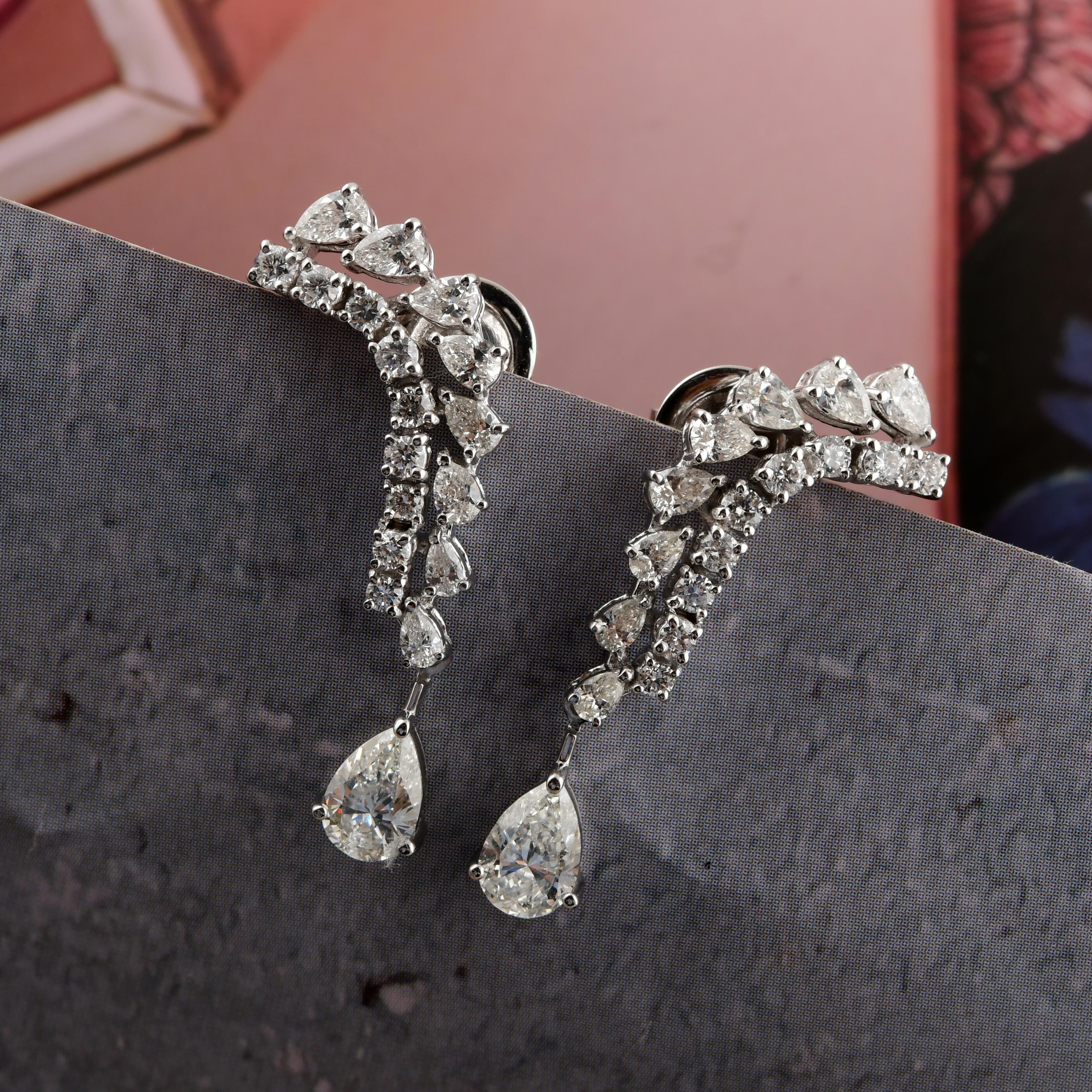 Taille mixte Boucles d'oreilles pendantes en or blanc 18k certifiées 2.43 carats SI/HI Diamond Curve en vente