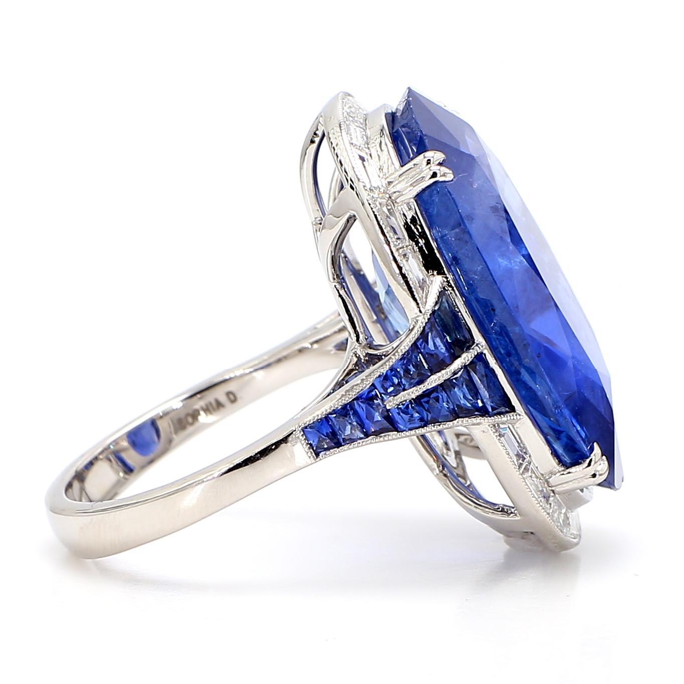 Certified 24.33 Carat Blue Sapphire 18K Gold Ring in vendita 1