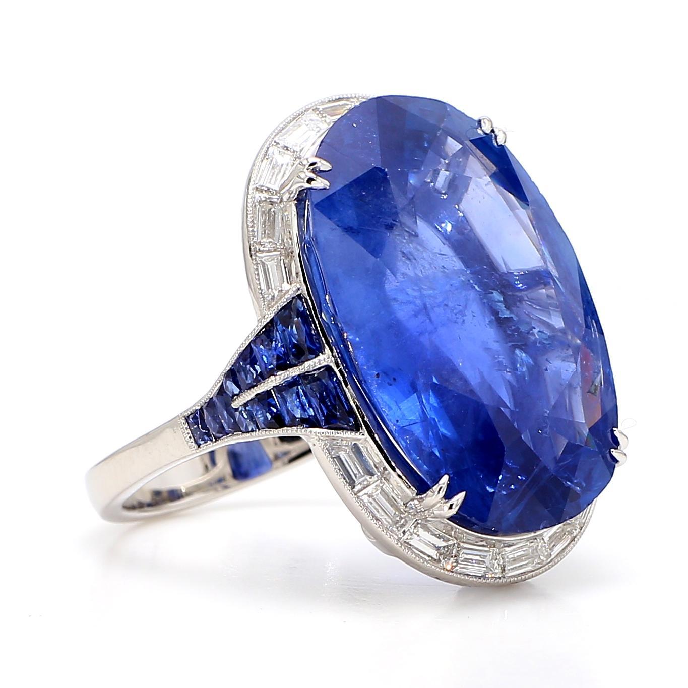 Certified 24.33 Carat Blue Sapphire 18K Gold Ring in vendita 2