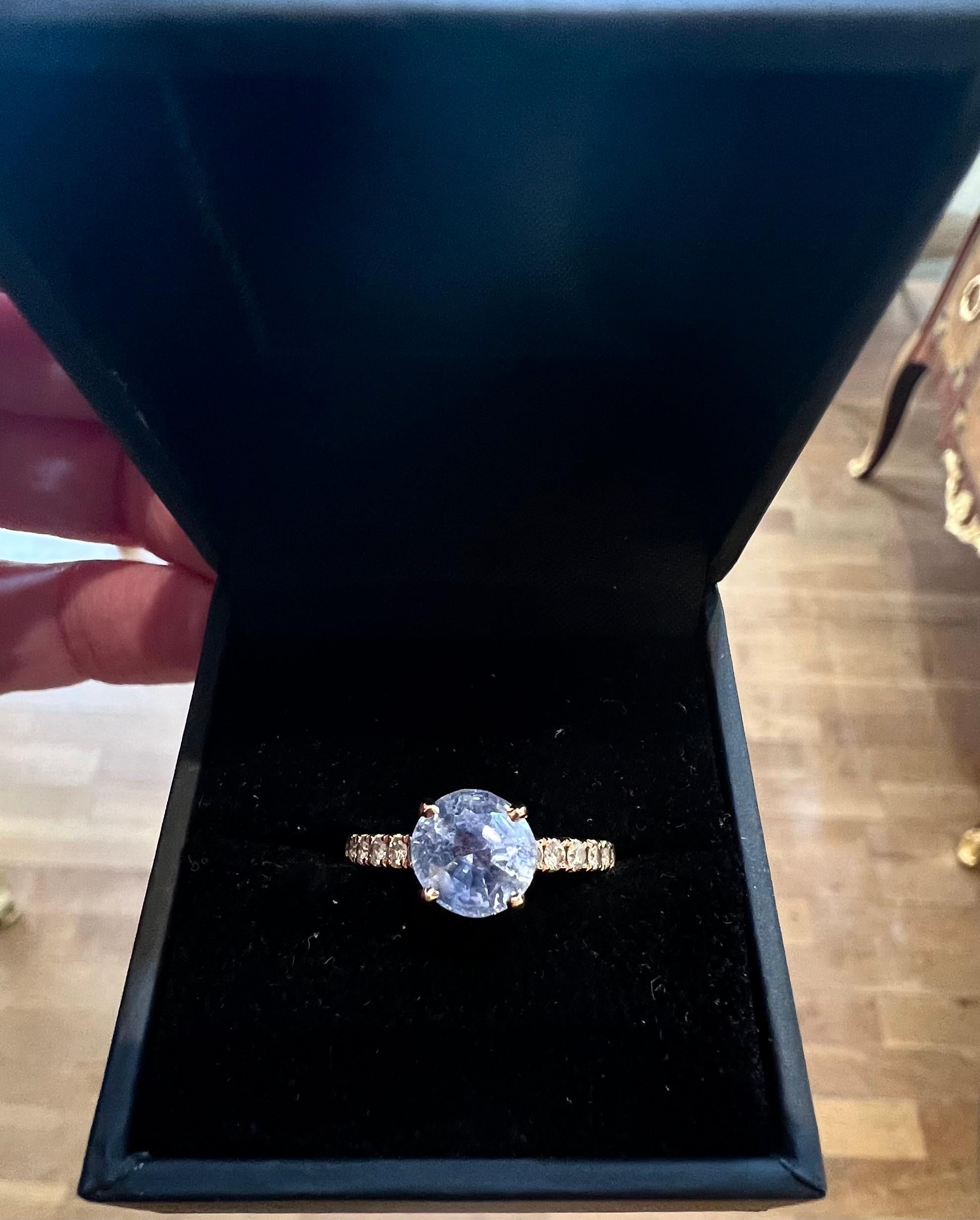 Certified 2.44 Carats Unheated Sapphire Diamonds 18 Carats Rose Gold Ring In Excellent Condition For Sale In Paris, FR