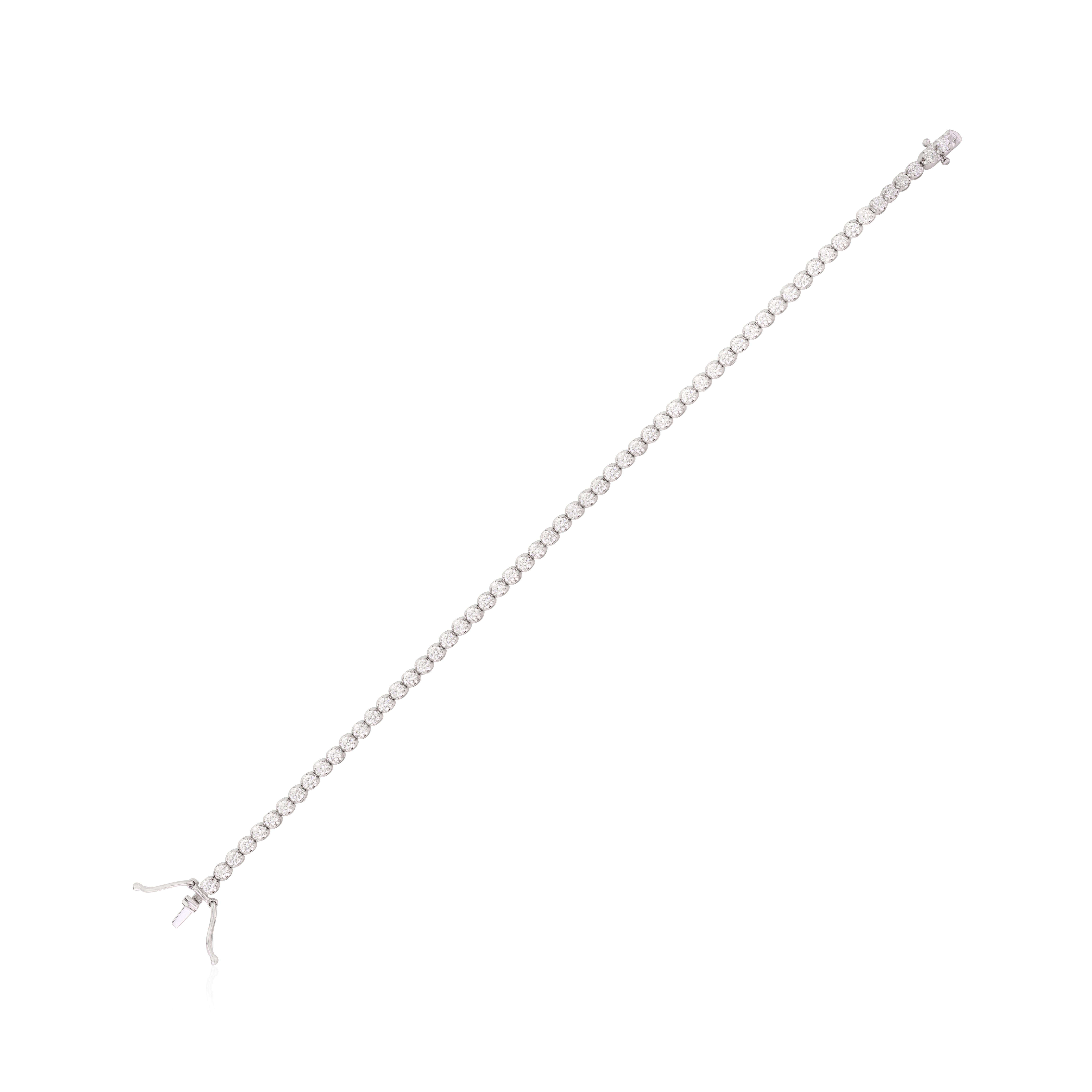 Modern Certified 2.44 CTW Sleek Diamond Tennis Bracelet for Wedding in 18k White Gold For Sale