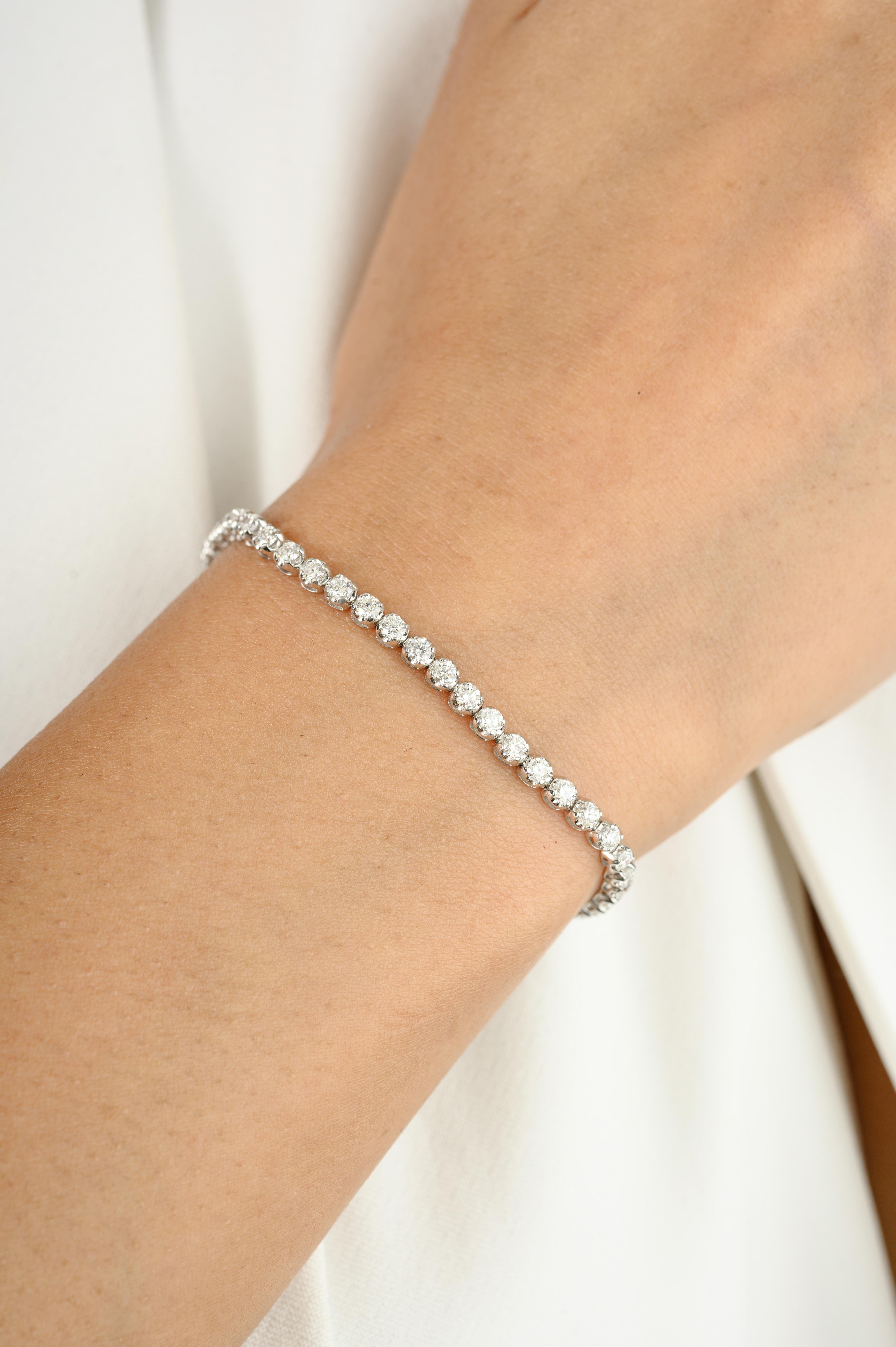 Round Cut Certified 2.44 CTW Sleek Diamond Tennis Bracelet for Wedding in 18k White Gold For Sale
