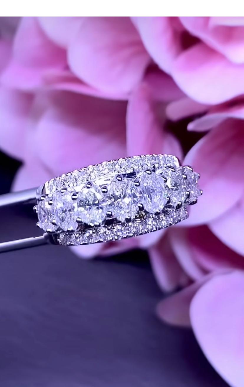 Certified 2.50 Carats Natural Diamonds 18K Gold Ring For Sale 2