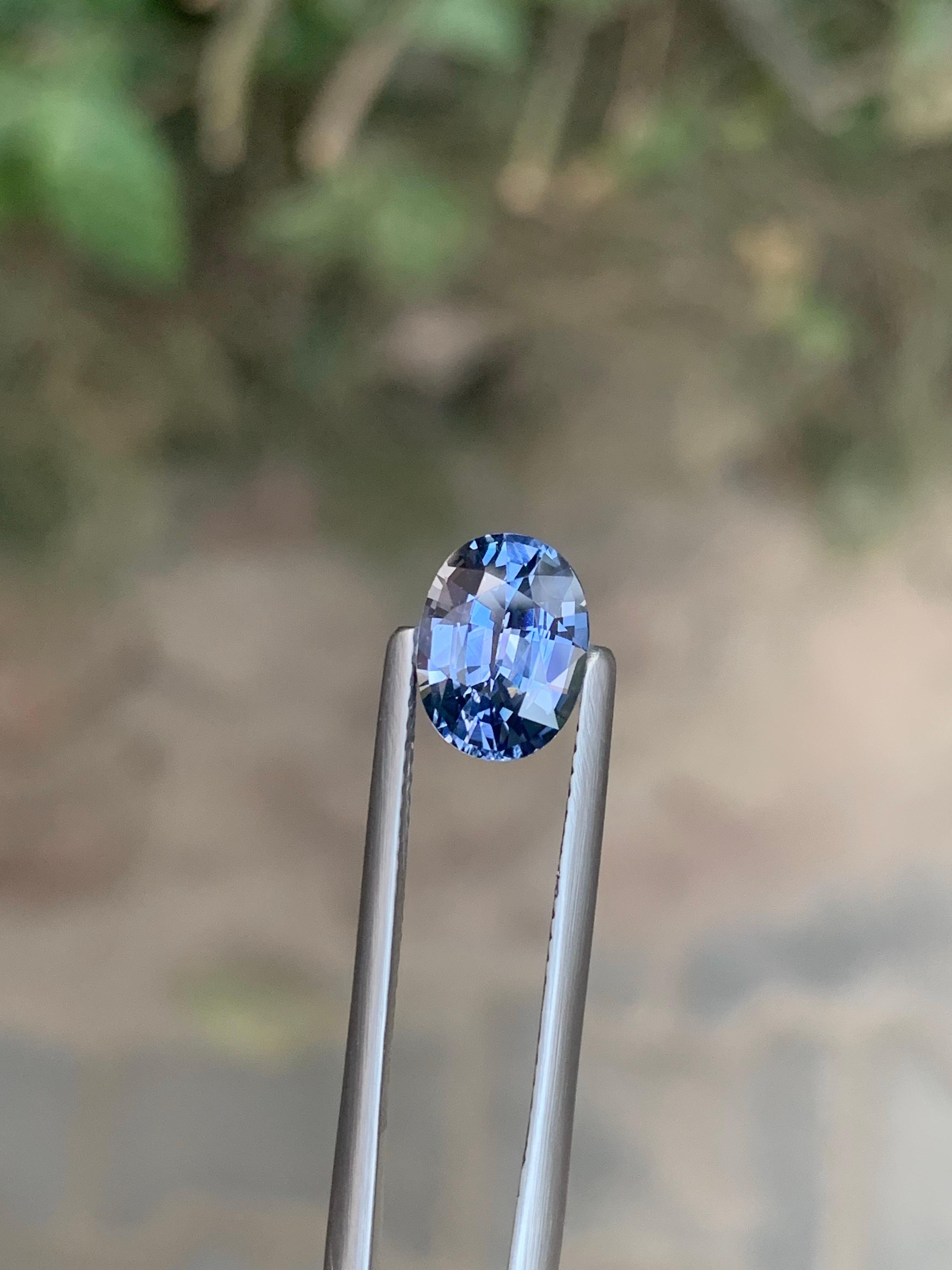 Zertifizierte 2,51 Karat natürlichen losen blauen Saphir Oval Form Edelstein aus Madagaskar für Damen oder Herren im Angebot