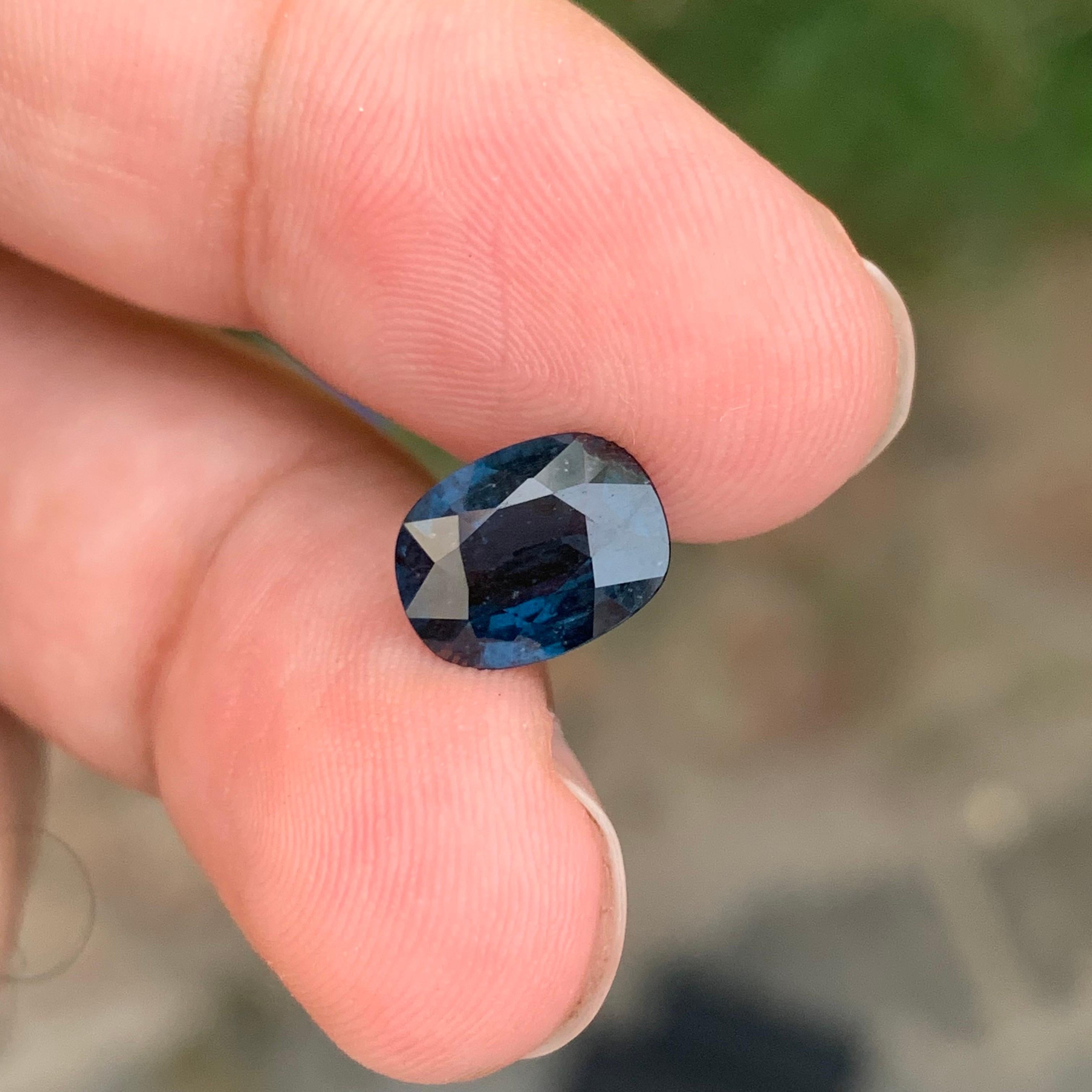 Arts and Crafts Certified 2.52 Carat Natural Vietnamese Blue Spinel Loose Gemstone For Sale