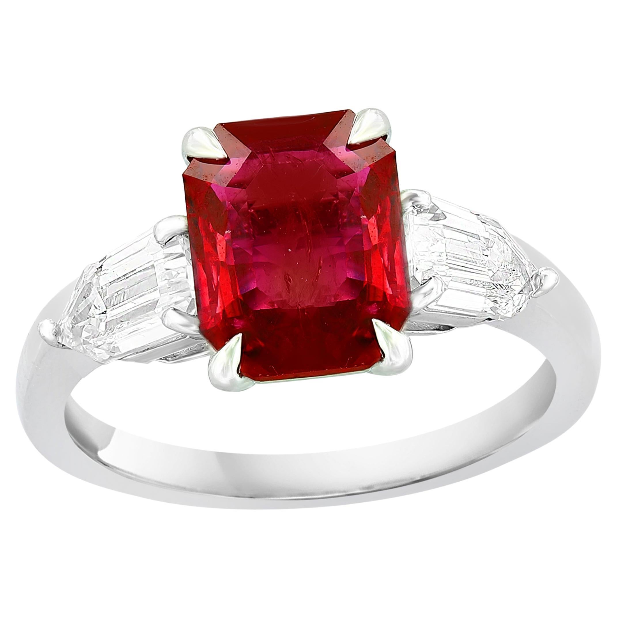 Bague de fiançailles en platine certifiée 2,53 carats de rubis et de diamants taillés en épaulette