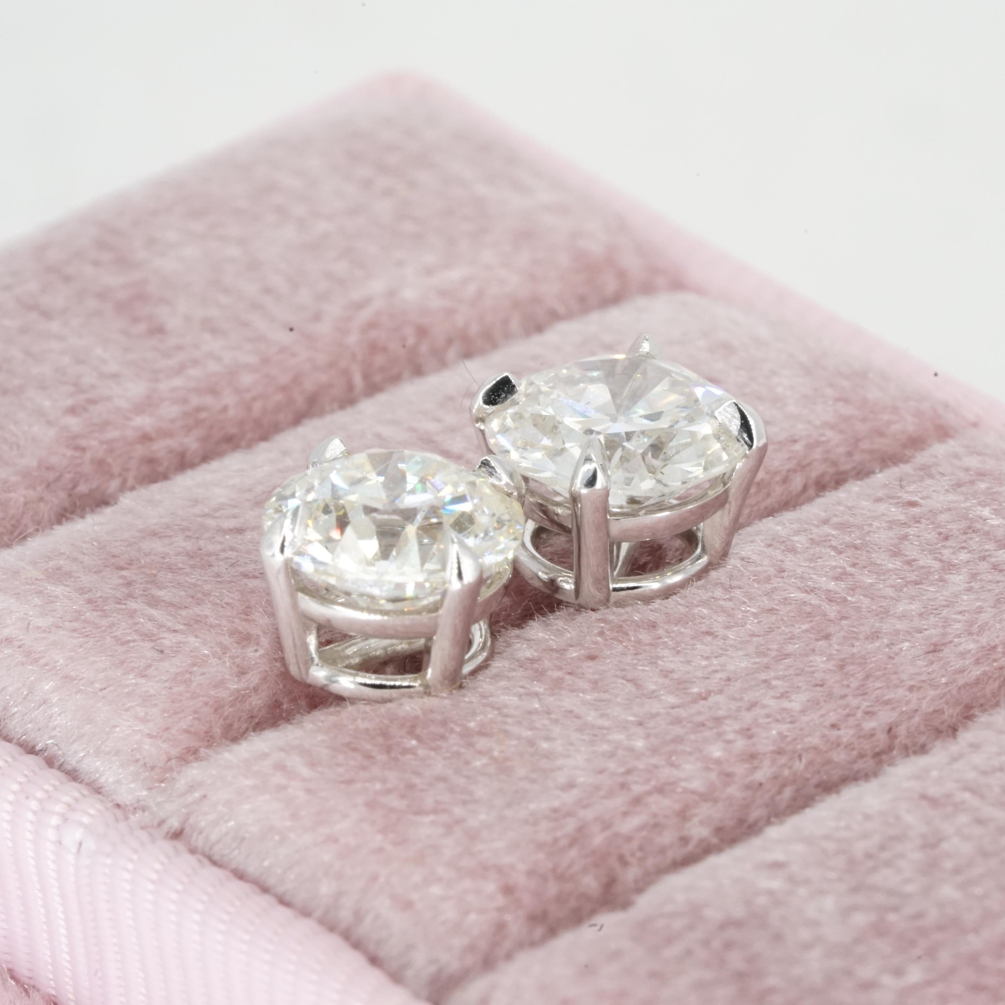 Certified 2.53 Carat Ideal Cut Old Mine Diamond Stud Earrings For Sale 1