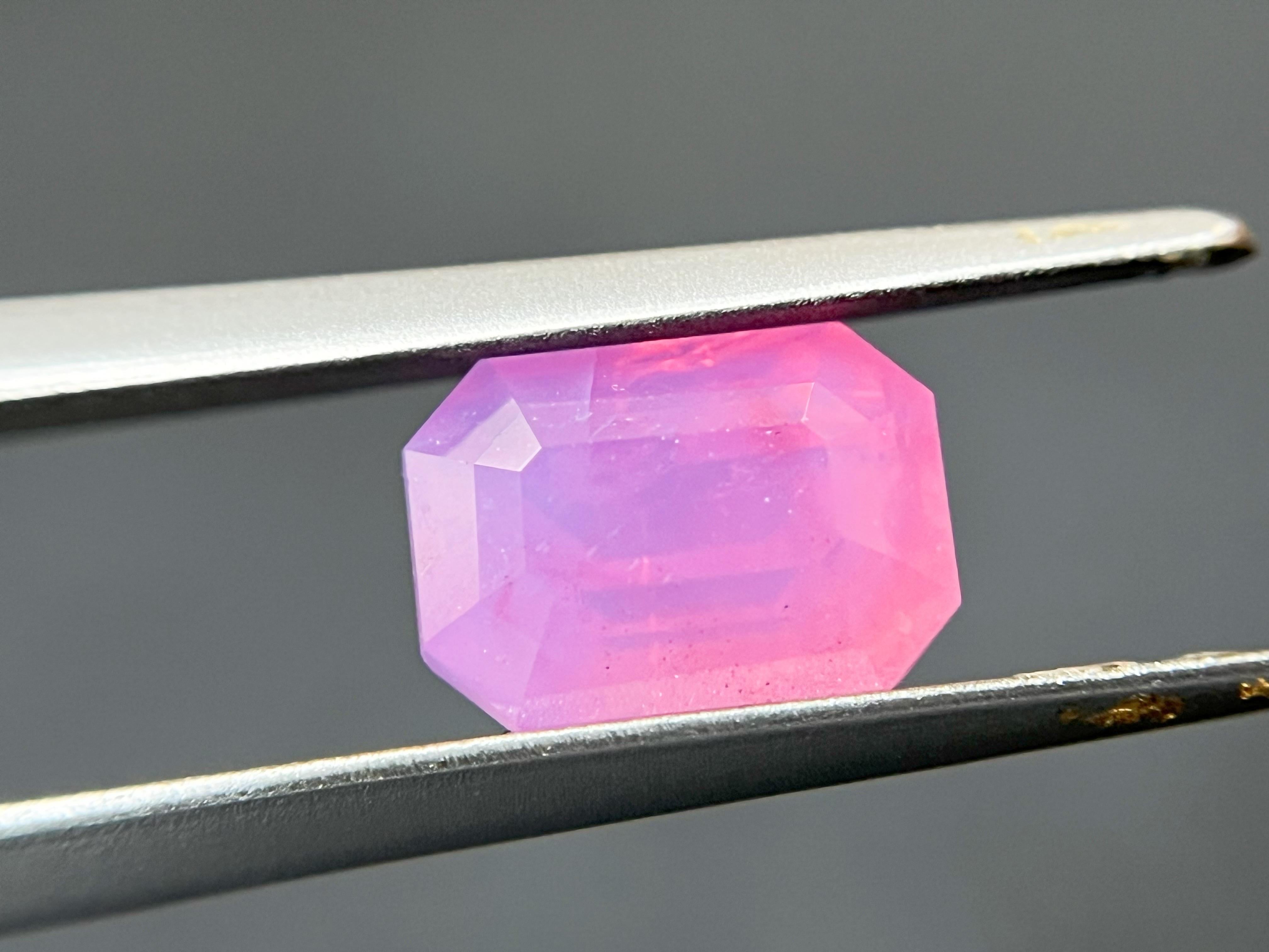 Certified 2.55 Carat Natural Velvety Neon Pink Octagon Mahenge In New Condition For Sale In Kowloon, HK