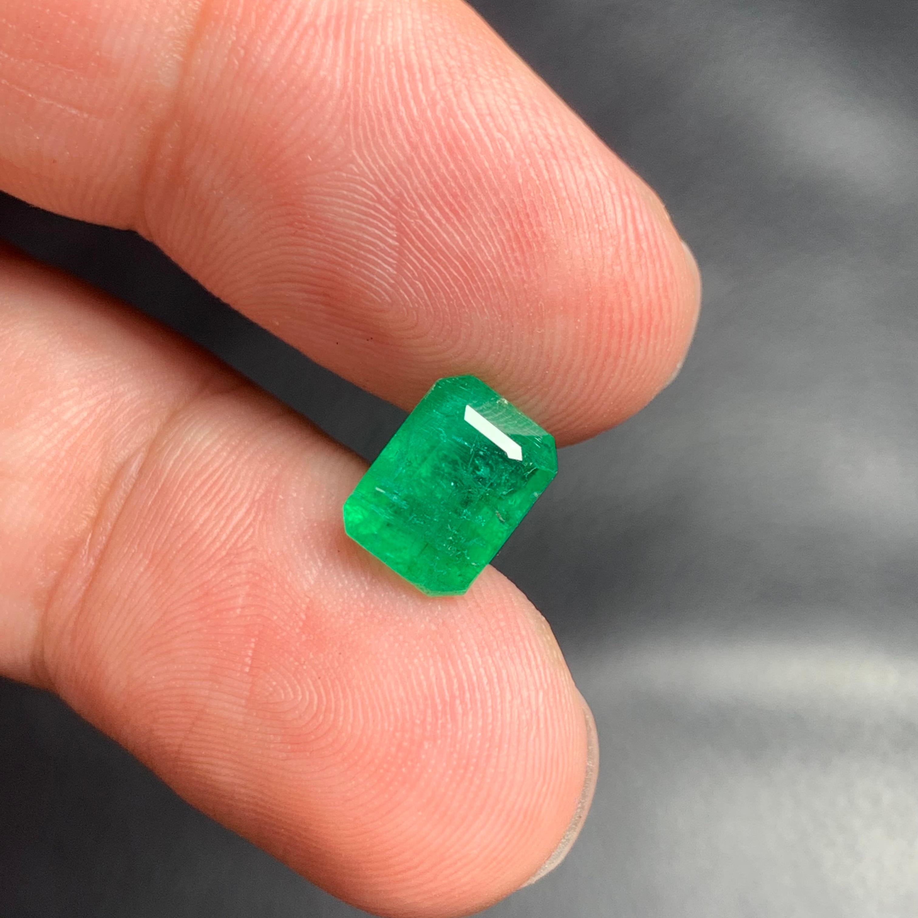 Zertifizierter 2,56 Karat natürlicher loser Smaragd-Edelstein aus Panjshir, Afghanistan im Angebot 4