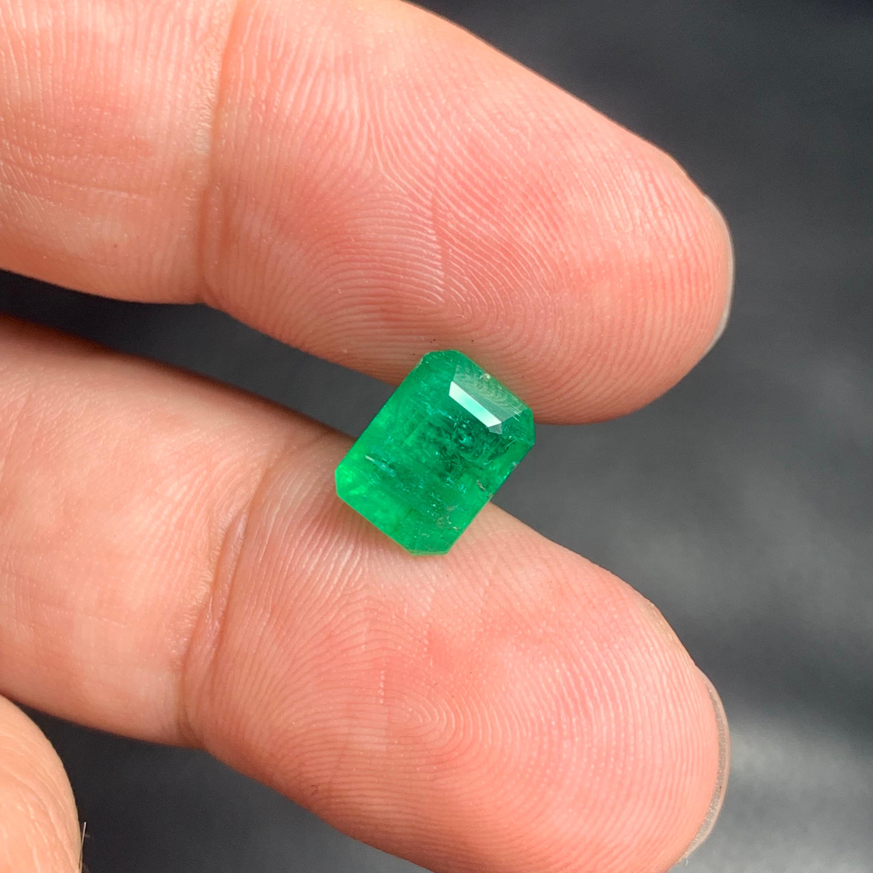 Zertifizierter 2,56 Karat natürlicher loser Smaragd-Edelstein aus Panjshir, Afghanistan (Smaragdschliff) im Angebot
