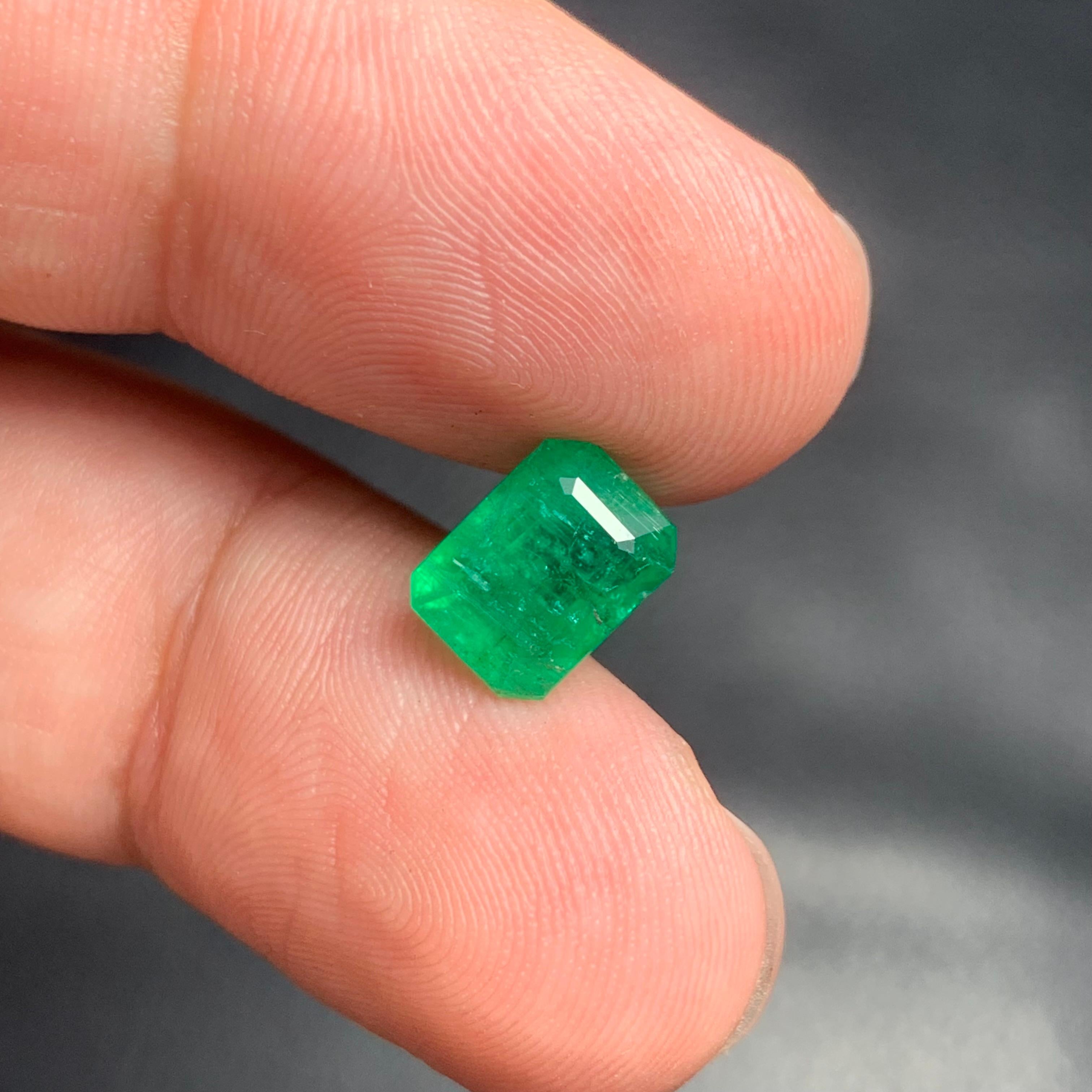 Zertifizierter 2,56 Karat natürlicher loser Smaragd-Edelstein aus Panjshir, Afghanistan im Angebot 2