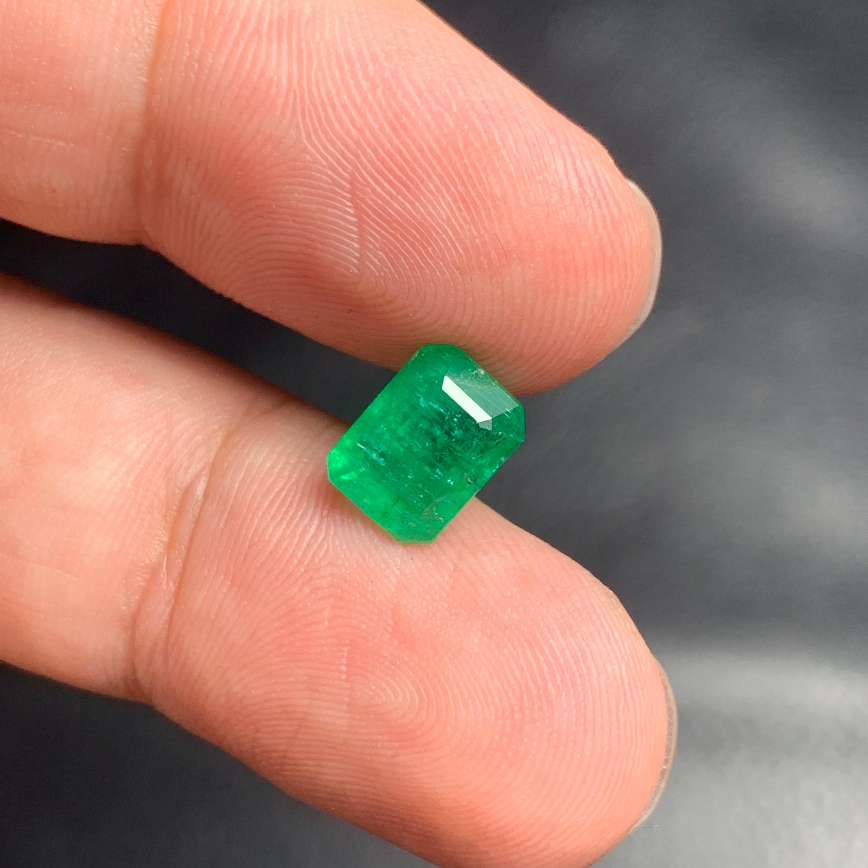 Zertifizierter 2,56 Karat natürlicher loser Smaragd-Edelstein aus Panjshir, Afghanistan im Angebot 3