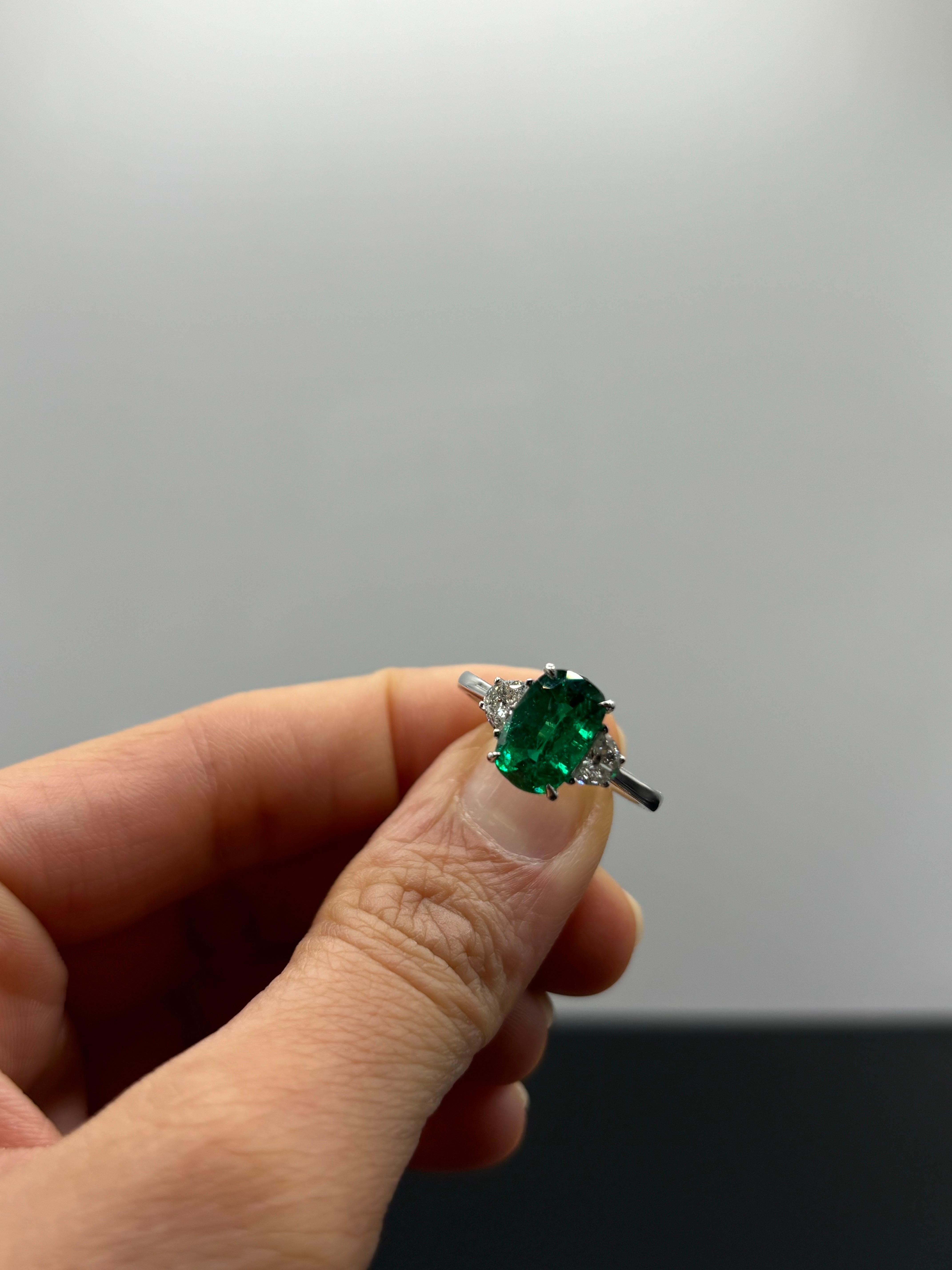 Oval Cut Certified 2.56 Oval Shaped Emerald and Diamond Three Stone Engagement Ring For Sale