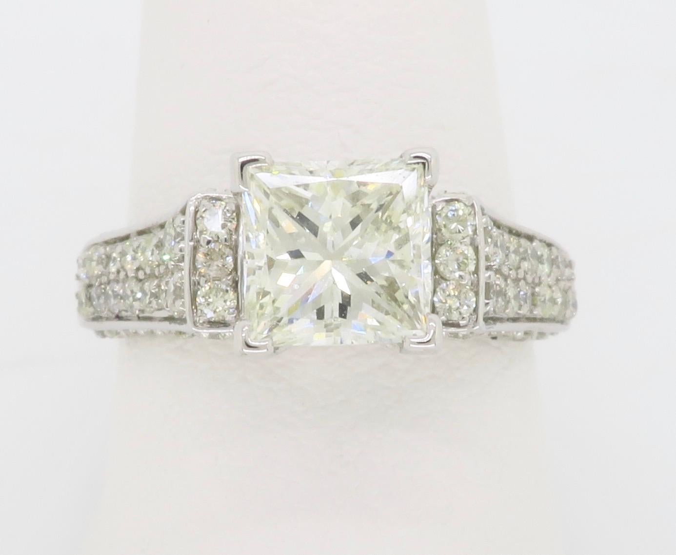 Certified 2.59ctw Princess Cut Diamond Engagement Ring For Sale 3