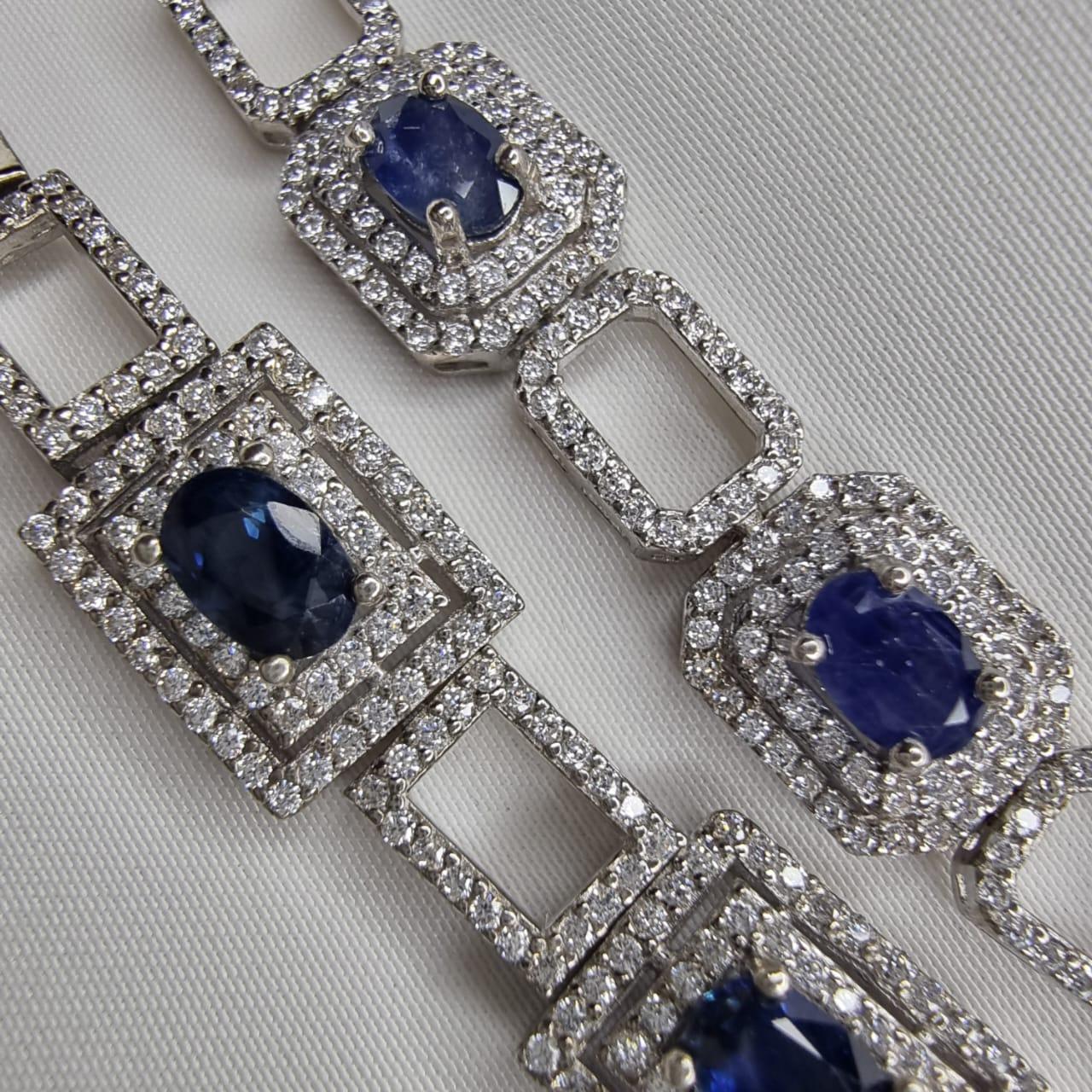 Contemporary Certified 2.6 ctw Natural Sapphire Tennis Bracelet For Sale