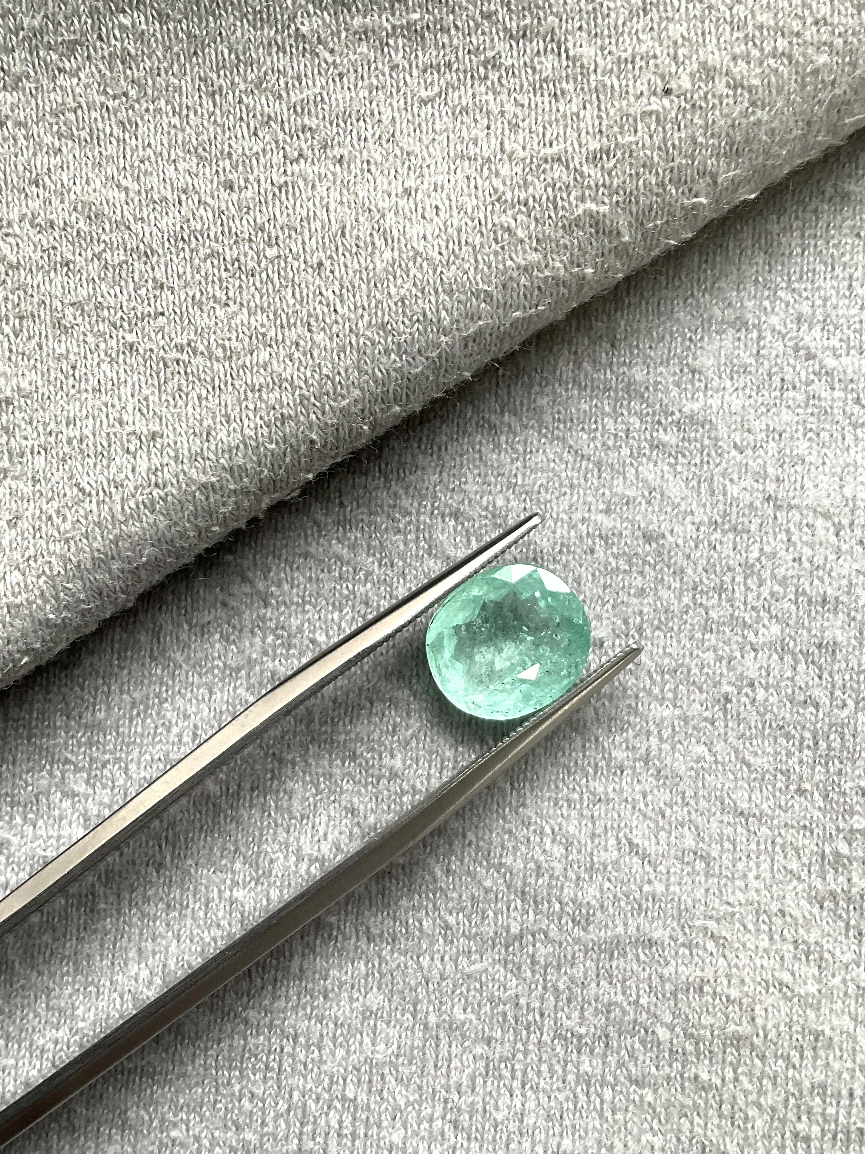 Certified 2.60 Carats Blue Paraiba Tourmaline Oval Cut Stone for Fine Jewelry In New Condition For Sale In Jaipur, RJ