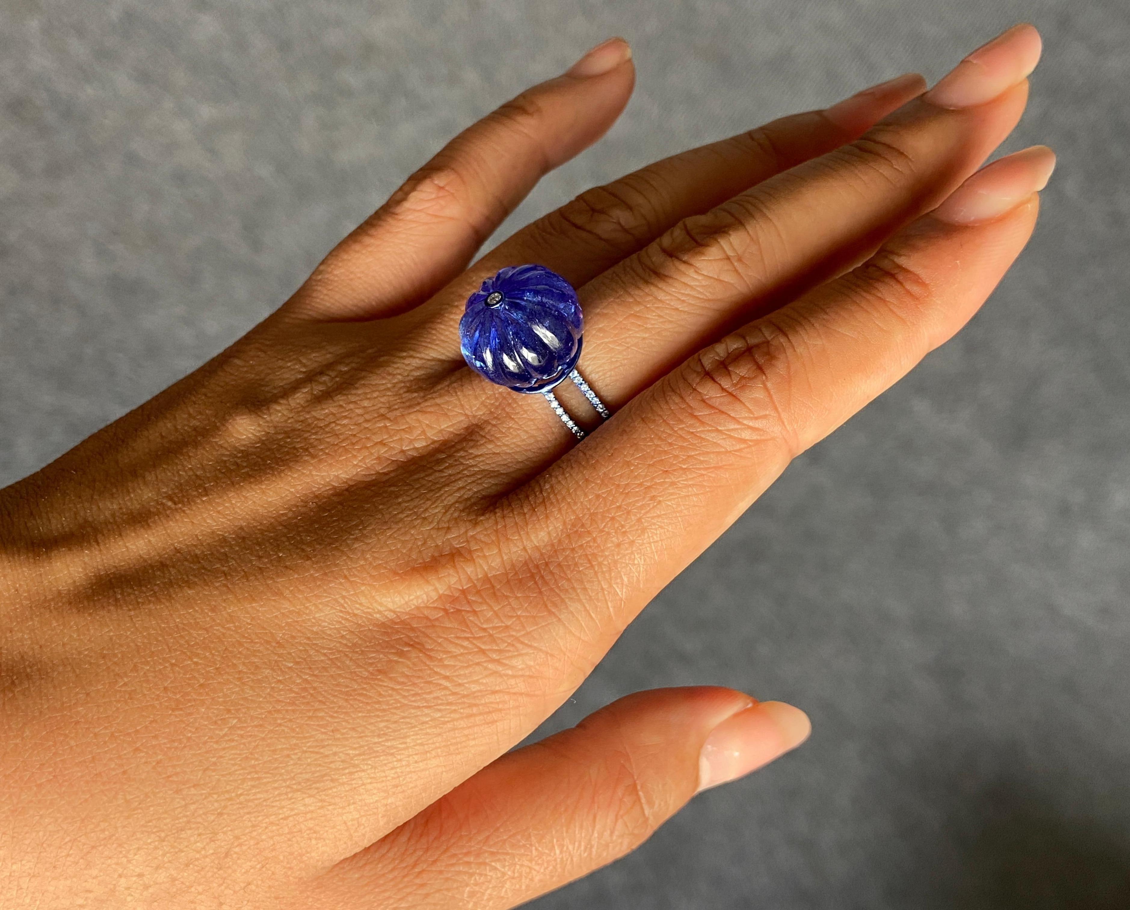Bague cocktail en or 18 carats certifiée 26,05 carats de tanzanite sculptée et de diamant en vente 4