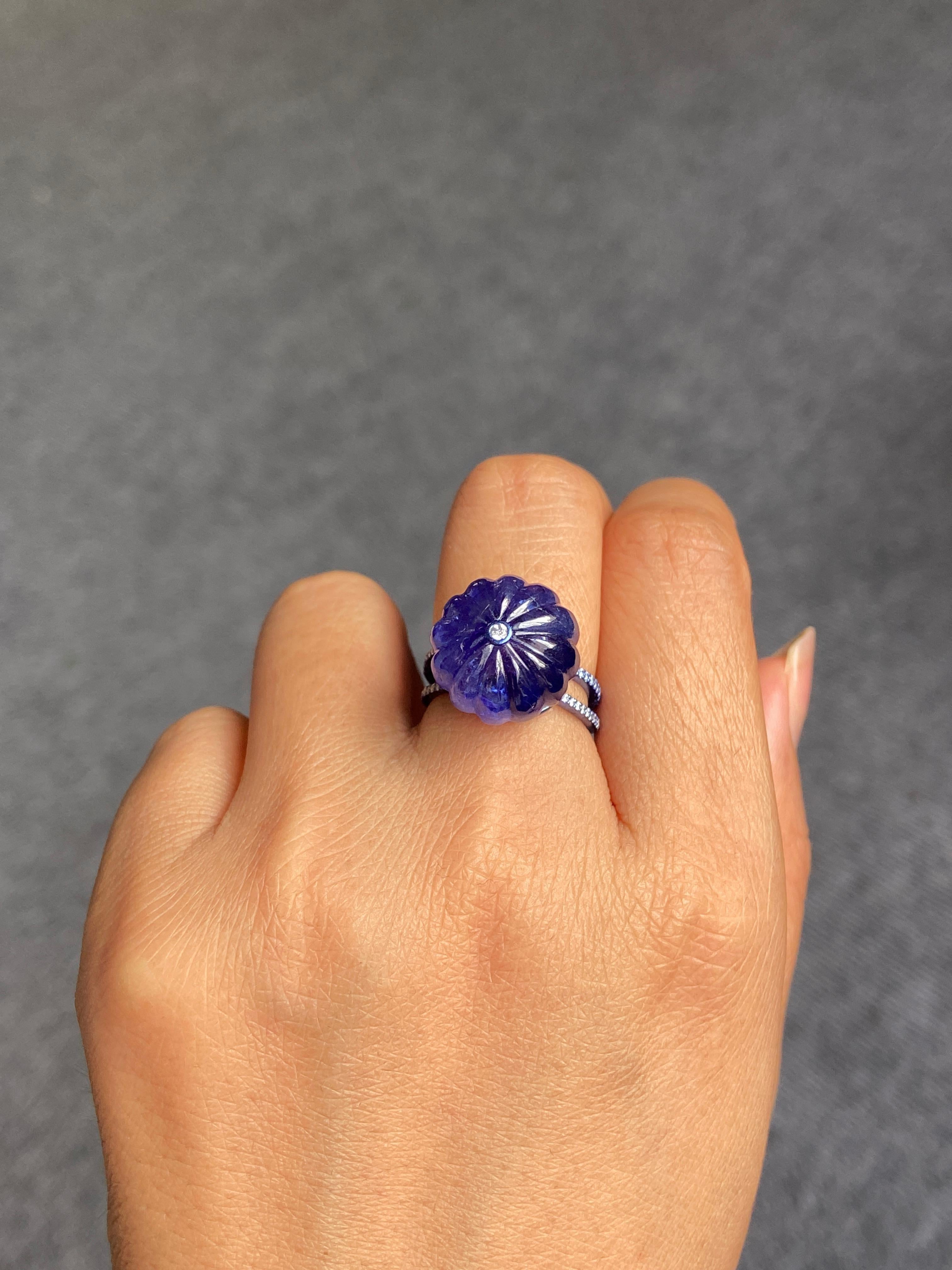 Bague cocktail en or 18 carats certifiée 26,05 carats de tanzanite sculptée et de diamant en vente 5