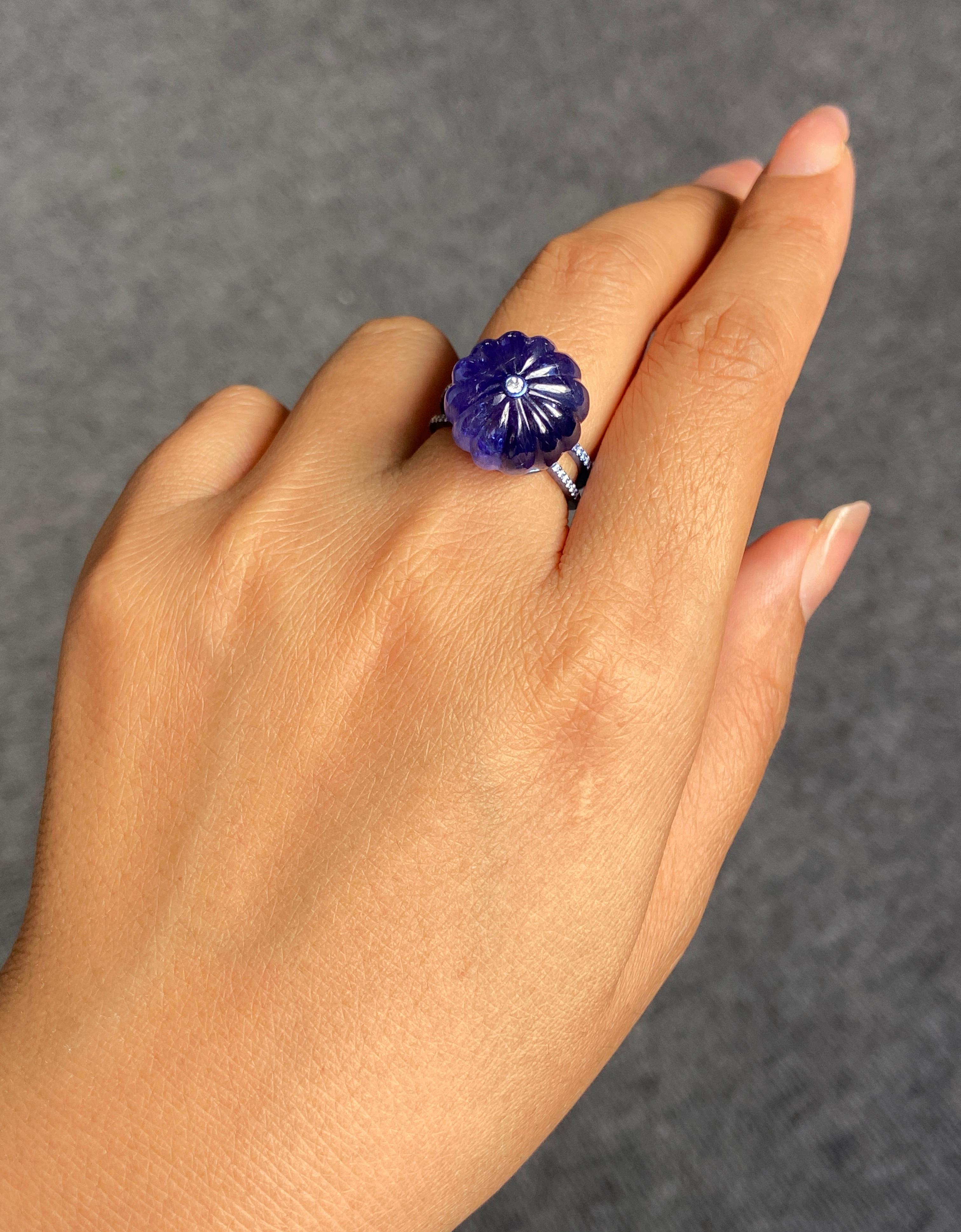 Bague cocktail en or 18 carats certifiée 26,05 carats de tanzanite sculptée et de diamant en vente 6